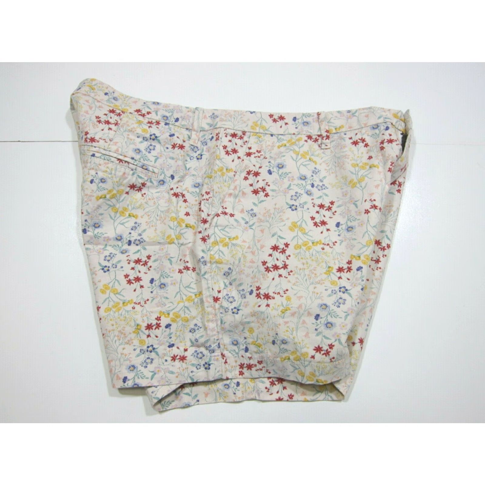 Old Navy Old Navy 100% Cotton Everyday Floral Chino Shorts Women Size 14 Red Blue Beige Size 26" / US 2 / IT 38 - 5 Thumbnail