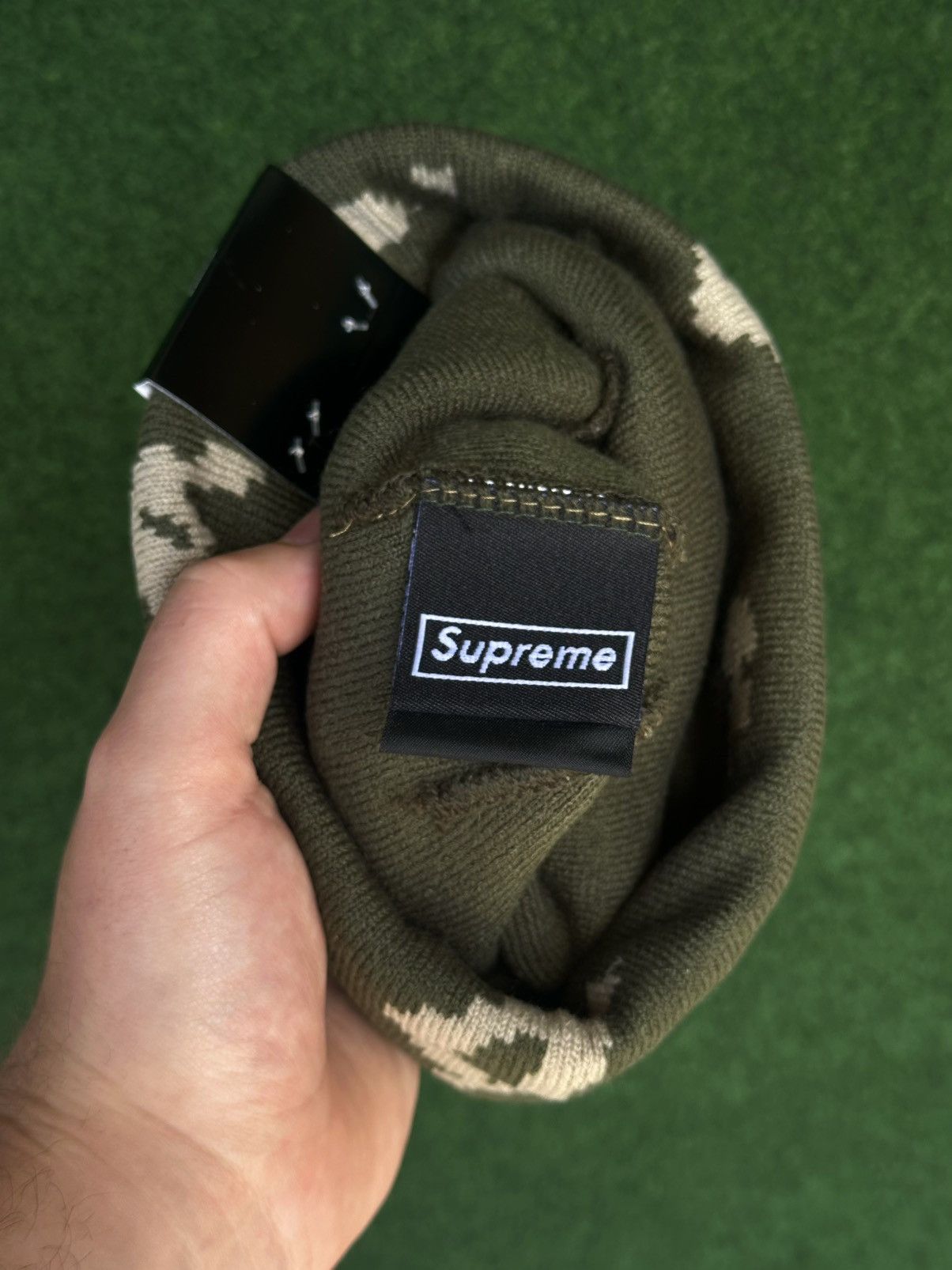 New Era × Supreme Olive Russian Camo Box Logo Beanie Size ONE SIZE - 3 Thumbnail