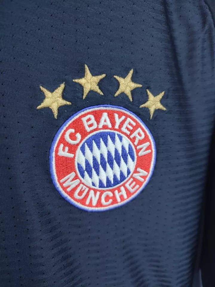 Adidas 2015/16 FC Bayern Munich Munchen third FOOTBALL Kit SHIRT Size US S / EU 44-46 / 1 - 11 Thumbnail