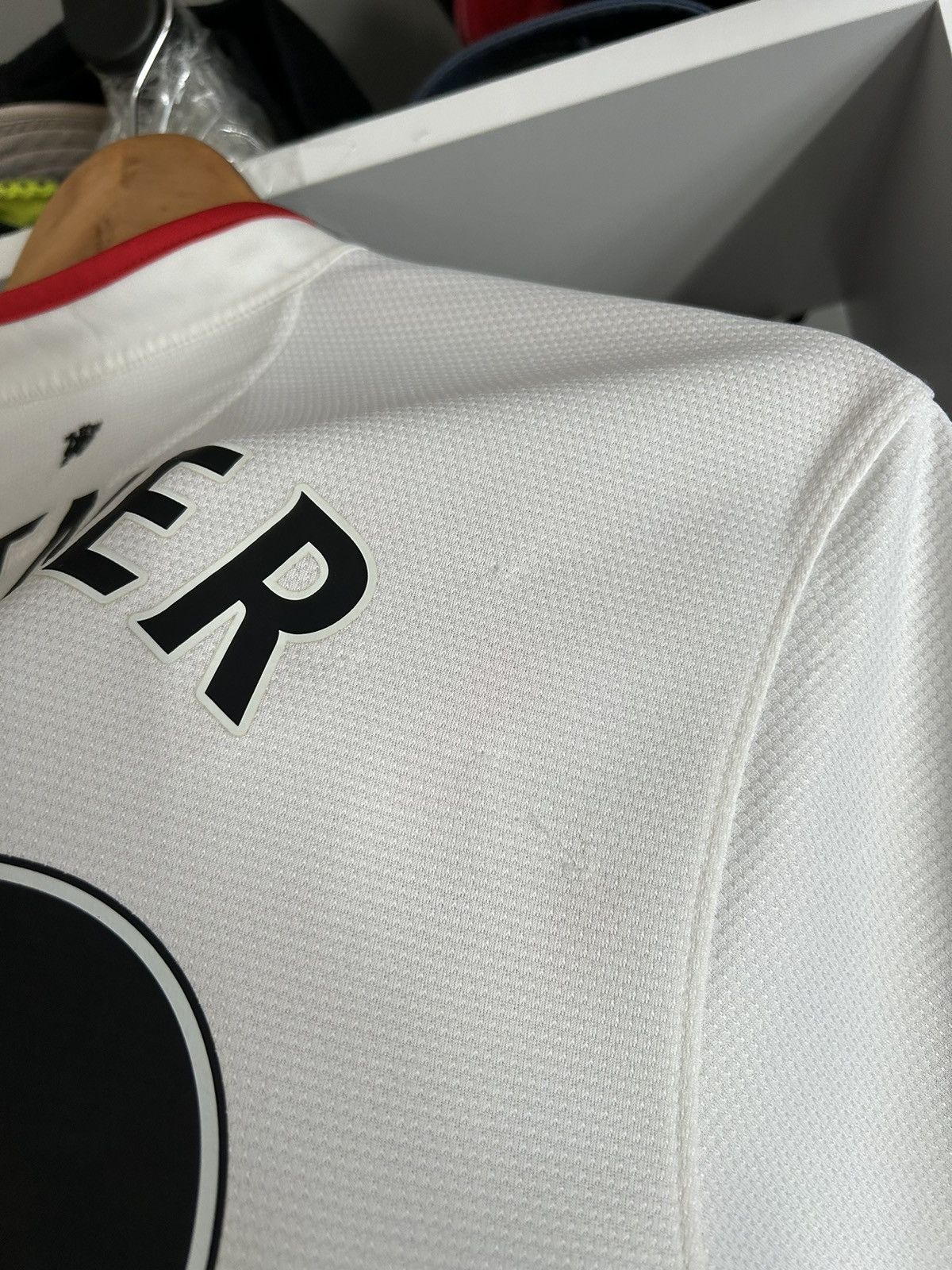 Nike Nike 2012-14 Manchester United Away Shirt Buttner #28 Size US M / EU 48-50 / 2 - 5 Thumbnail