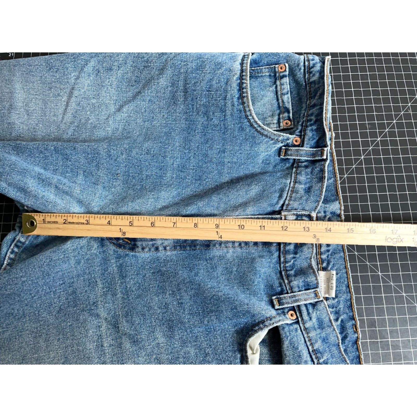 Levi's VINTAGE Levi's Jeans Tapered Fit 550 Men's 37 x 27 Blue 90s Grunge Retro Size US 37 - 7 Thumbnail