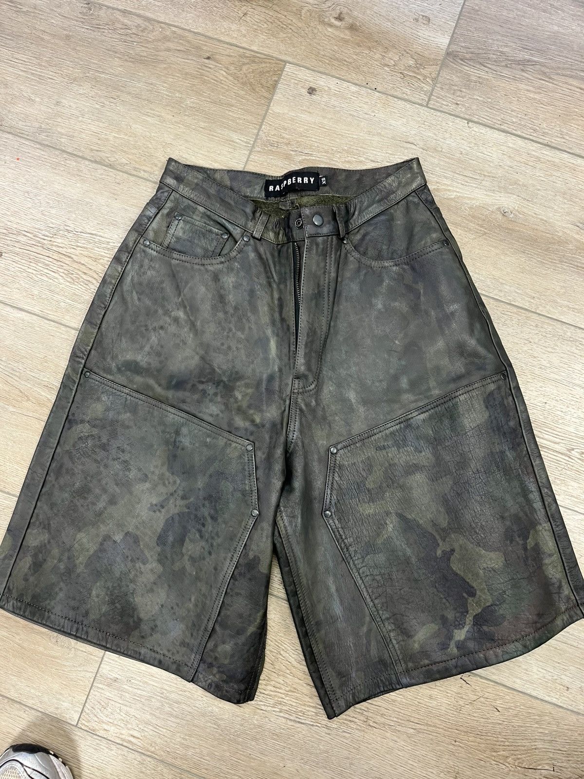The GV Gallery The GvGallery Raspberry Hills Camo Short Size US 30 / EU 46 - 1 Thumbnail