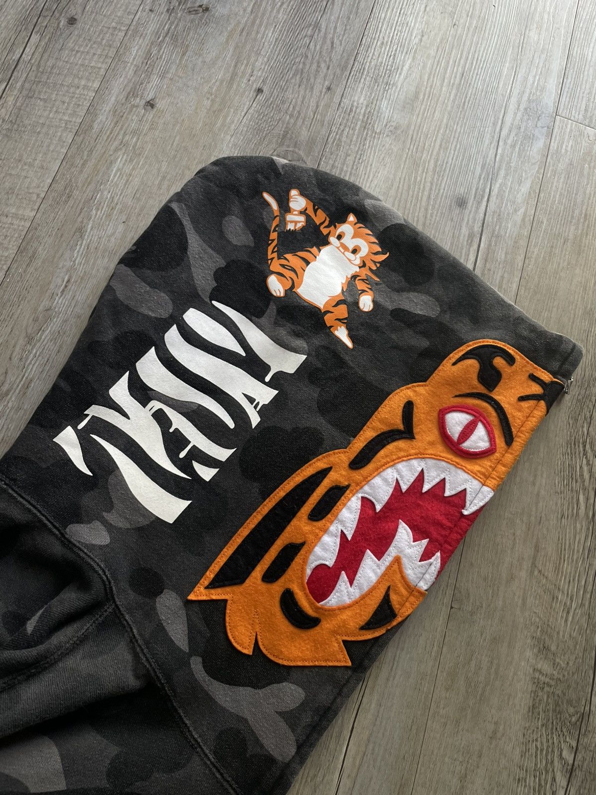 Bape A Bathing Ape (Bape) Tiger Full-Zip Hoodie Size US L / EU 52-54 / 3 - 3 Thumbnail