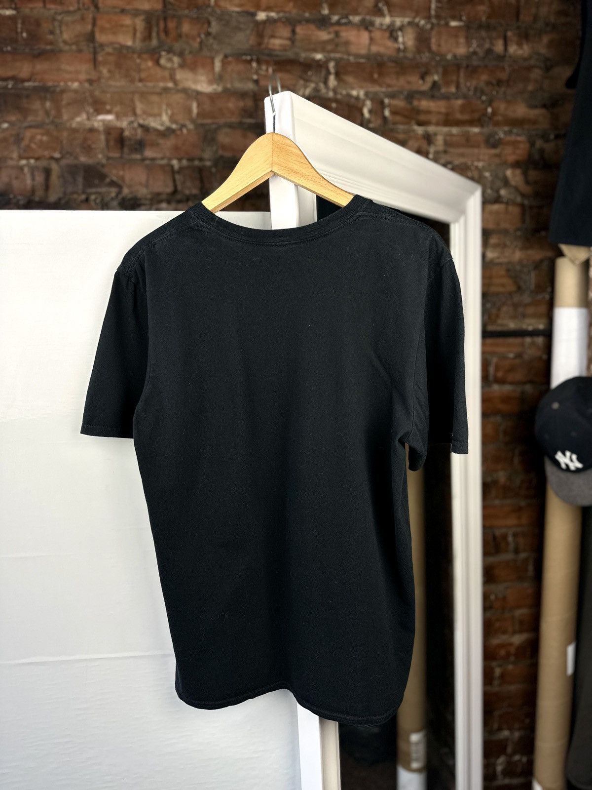 Travis Scott × Vintage Vintage Men’s Shirts Travis Scott Big Logo Black Size: S/M Size US S / EU 44-46 / 1 - 3 Thumbnail