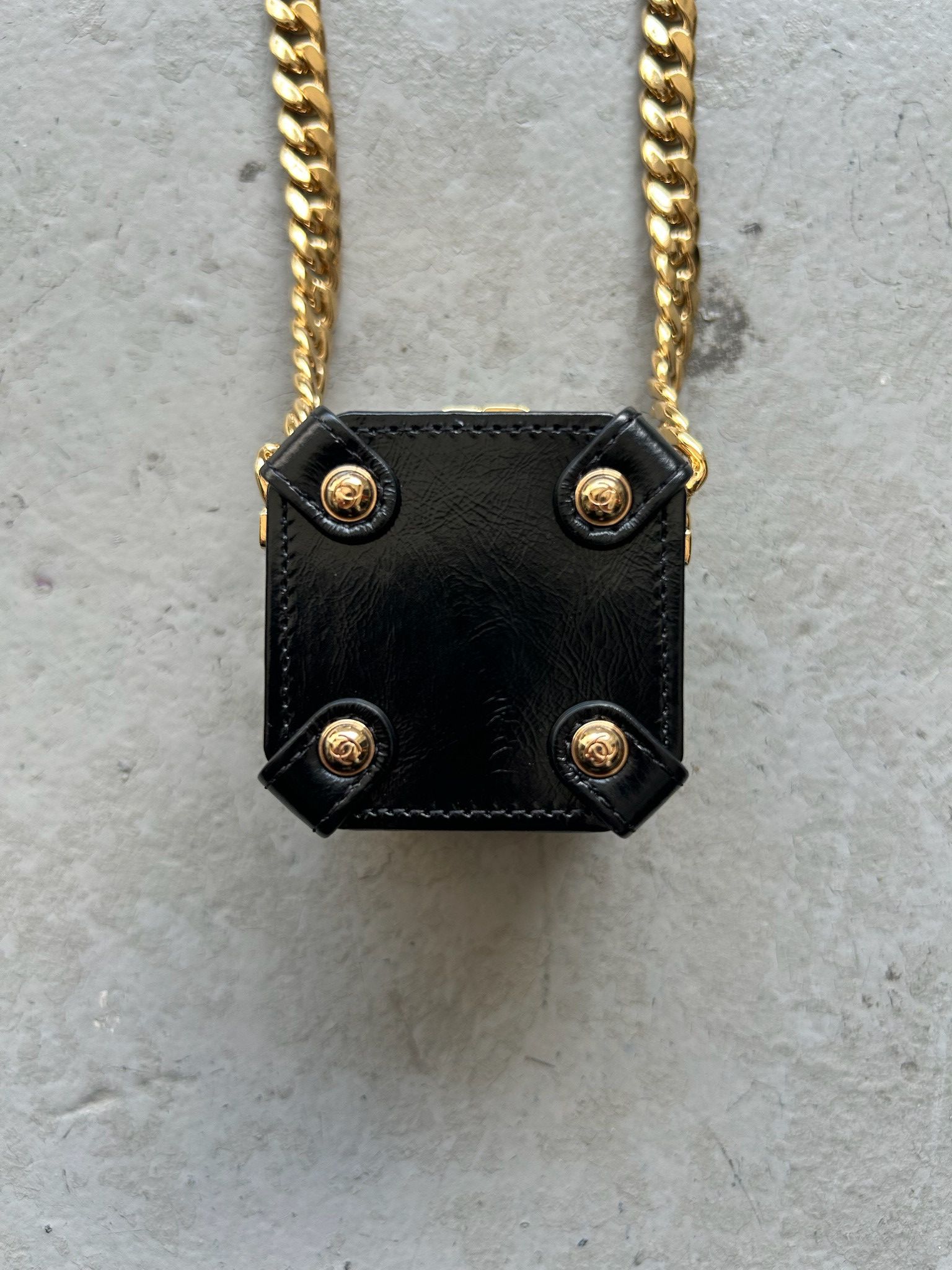 Chanel Chanel Clutch w/ Chain Crumpled Calfskin & Gold-Tone Metal Size ONE SIZE - 4 Thumbnail