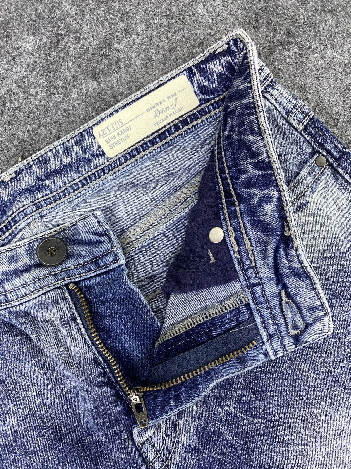 Diesel × Jean Diesel Kid Distressed Blue Wash Jeans - J1072 Size US 27 - 9 Thumbnail
