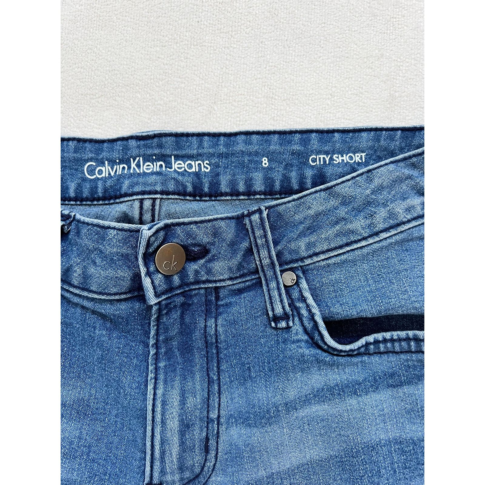 Calvin Klein Calvin Klein Mid-Rise Denim Bermuda City Short Size 8 Size 30" / US 8 / IT 44 - 2 Thumbnail