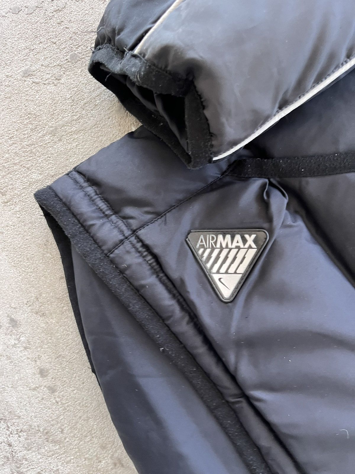Nike Vintage Nike Puffer Down Jacket Black Small Logo Outdoor Y2K Size US L / EU 52-54 / 3 - 8 Thumbnail