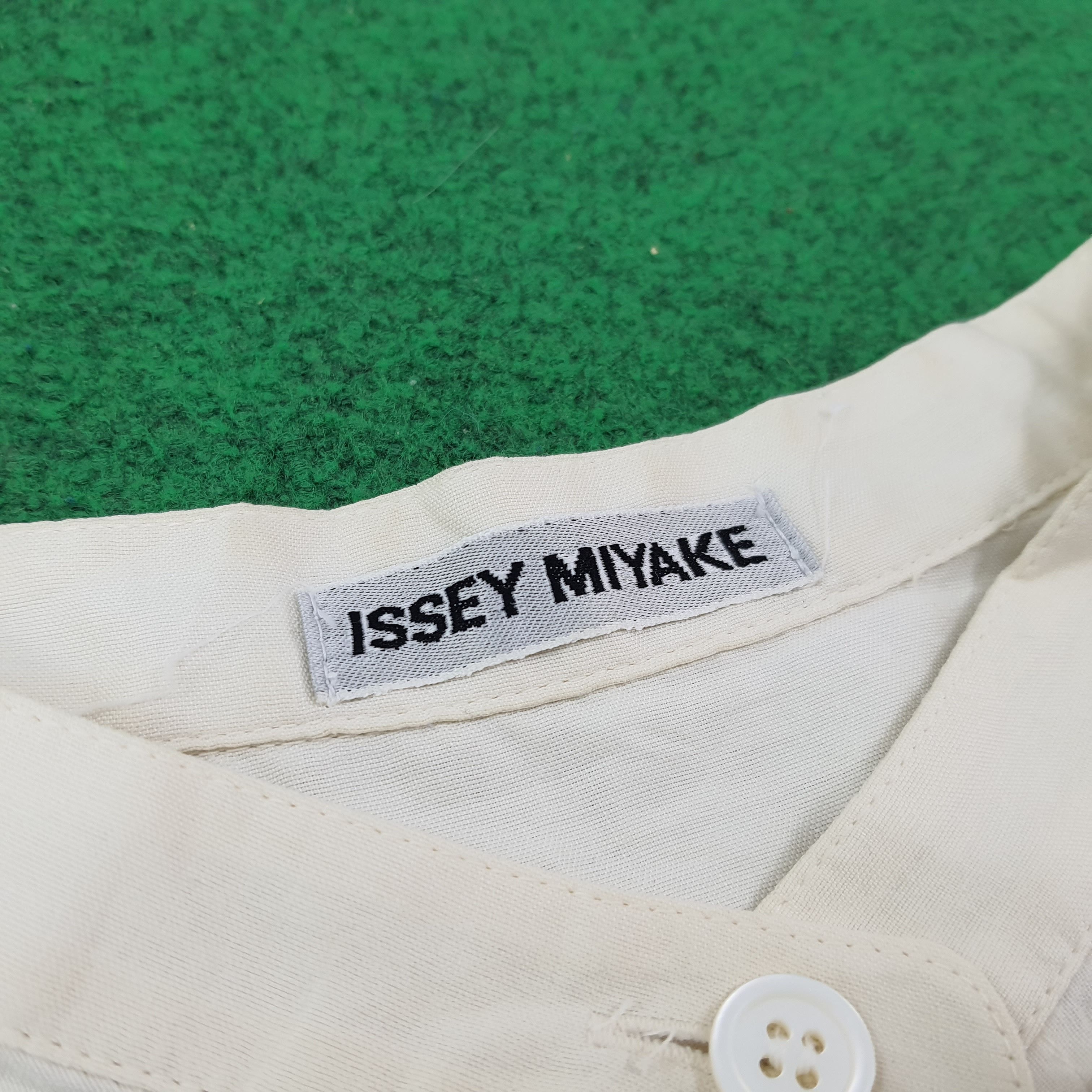 Issey Miyake Vintage Issey Miyake Japan Designer Button Up Shirt C223N53 Size US M / EU 48-50 / 2 - 4 Thumbnail