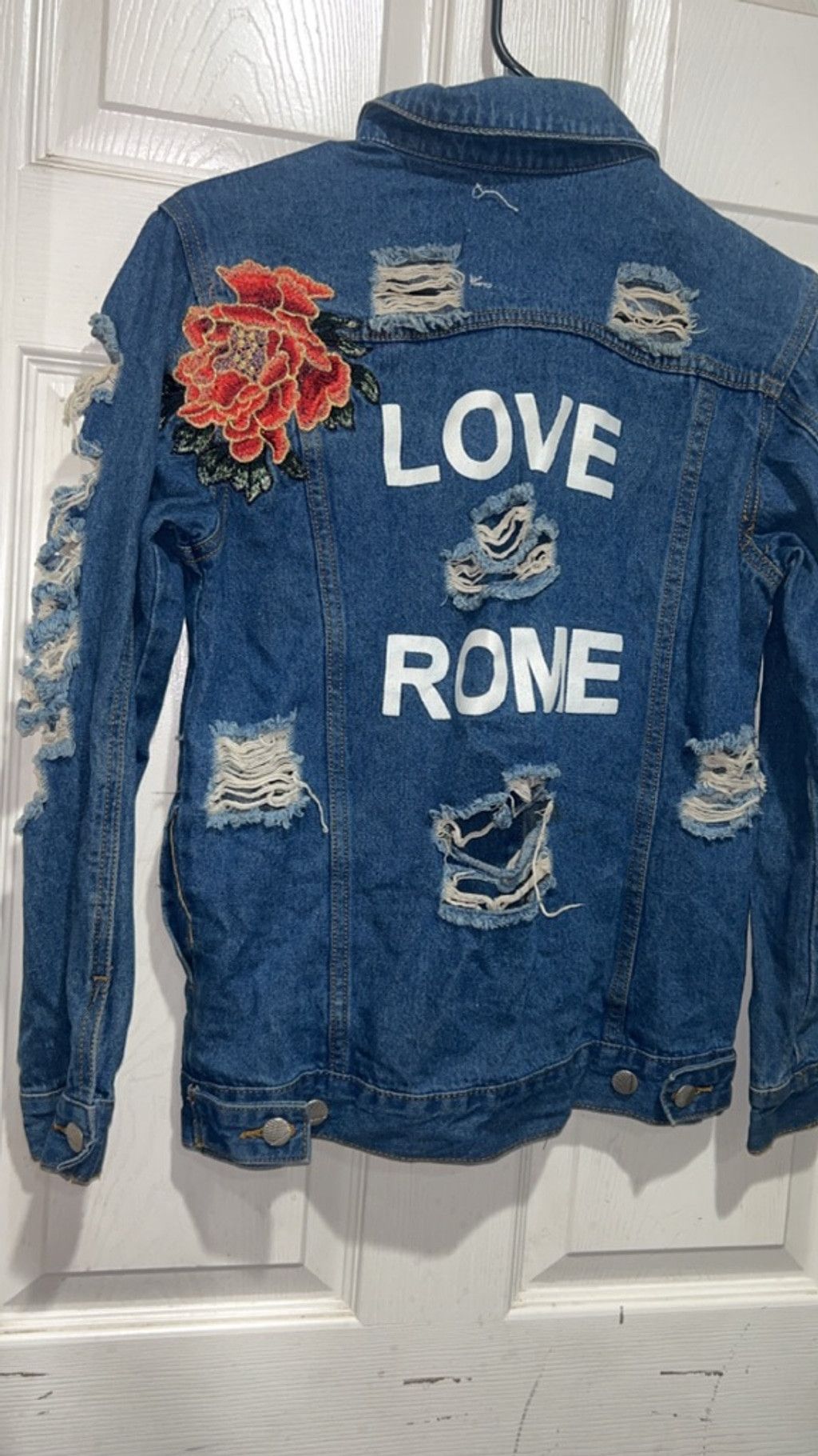 Ellesse Women's Ella Blue Distressed Floral Embroidered Jean Jacket Size M / US 6-8 / IT 42-44 - 4 Thumbnail