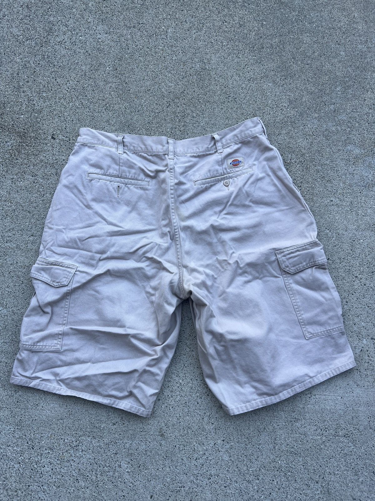 Dickies Vintage Dickies Light Khaki Loose Baggy Shorts Size US 36 / EU 52 - 2 Thumbnail