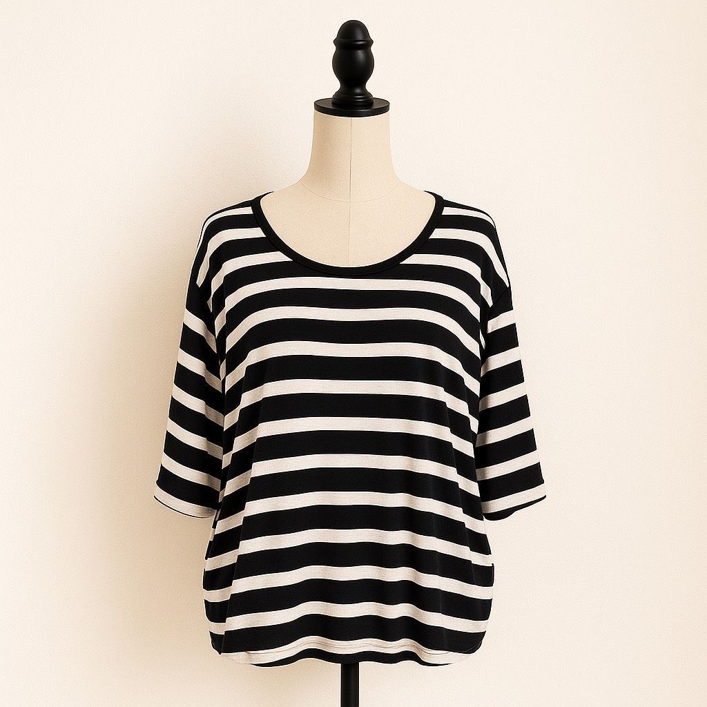 H&M Divided by H&M Black & White Striped Oversized Top | Size M Size M / US 6-8 / IT 42-44 - 1 Thumbnail