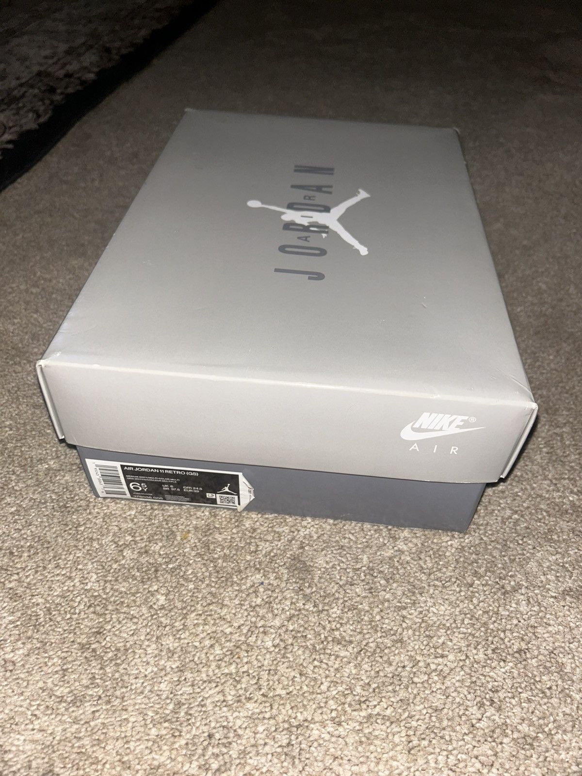 Jordan Brand Air Jordan 11 Retro (GS) Size US 6.5 / EU 39-40 - 1 Thumbnail