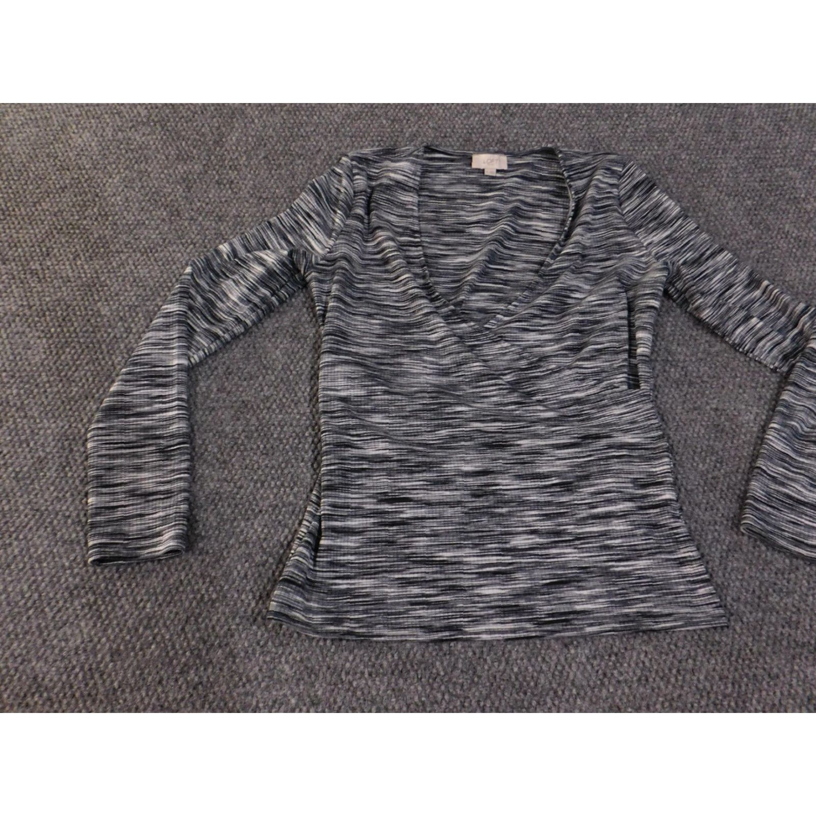 Loft LOFT Outlet Shirt Womens M Black Gray Space Dye Surplice Wrap V-Neck Stretch T-Shirt Women Size M / US 6-8 / IT 42-44 - 3 Thumbnail