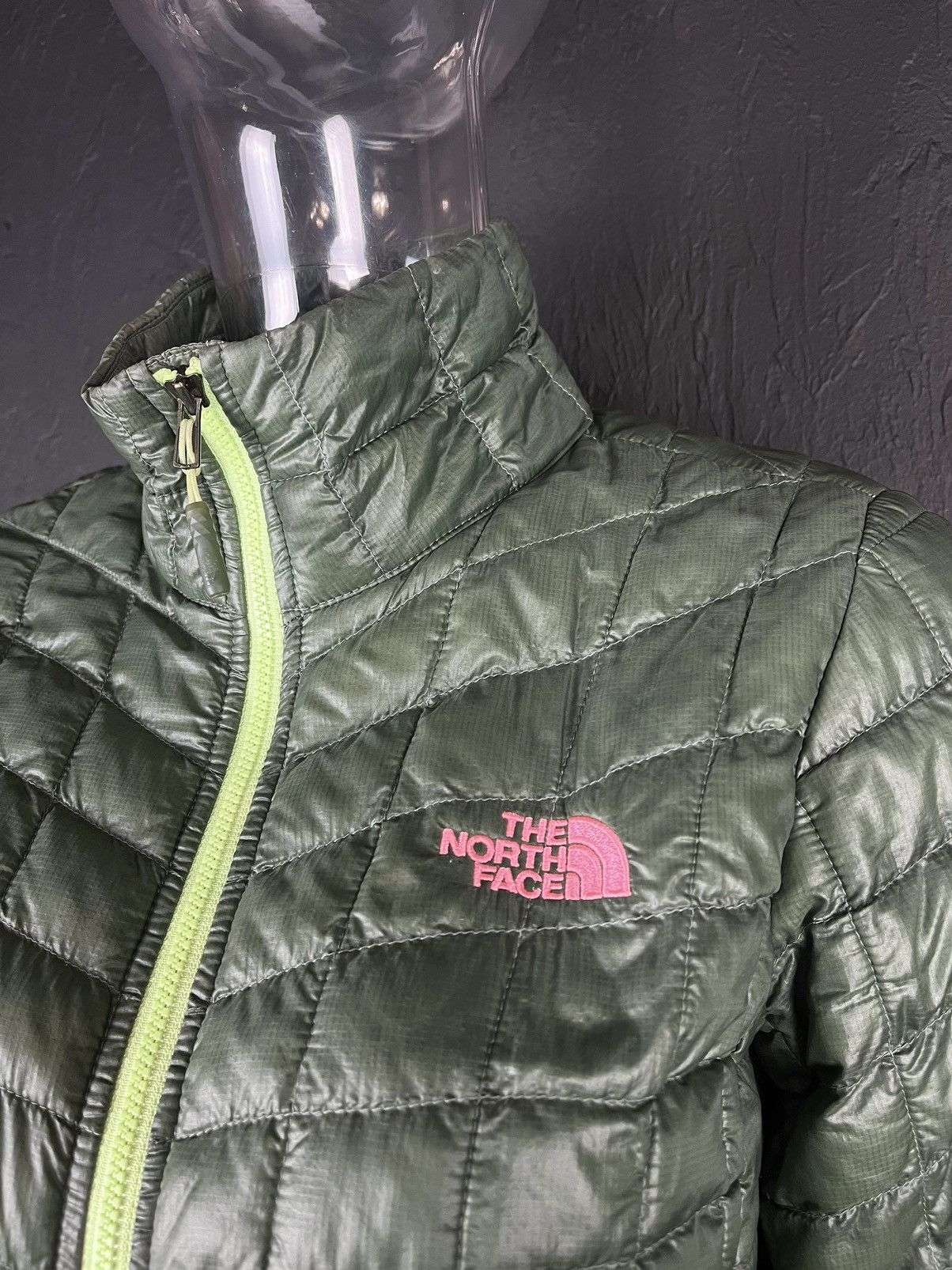 The North Face ⛰️The North Face TNF thermoball women micropuffer jacket Size S / US 4 / IT 40 - 2 Thumbnail