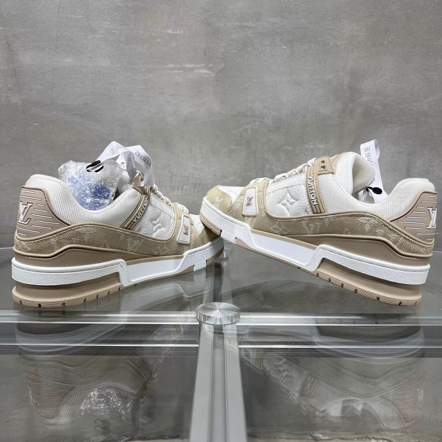 Louis Vuitton LV Trainer Beige Denim UK4.5/38.5 New with Box Size US 8 / IT 38 - 5 Thumbnail