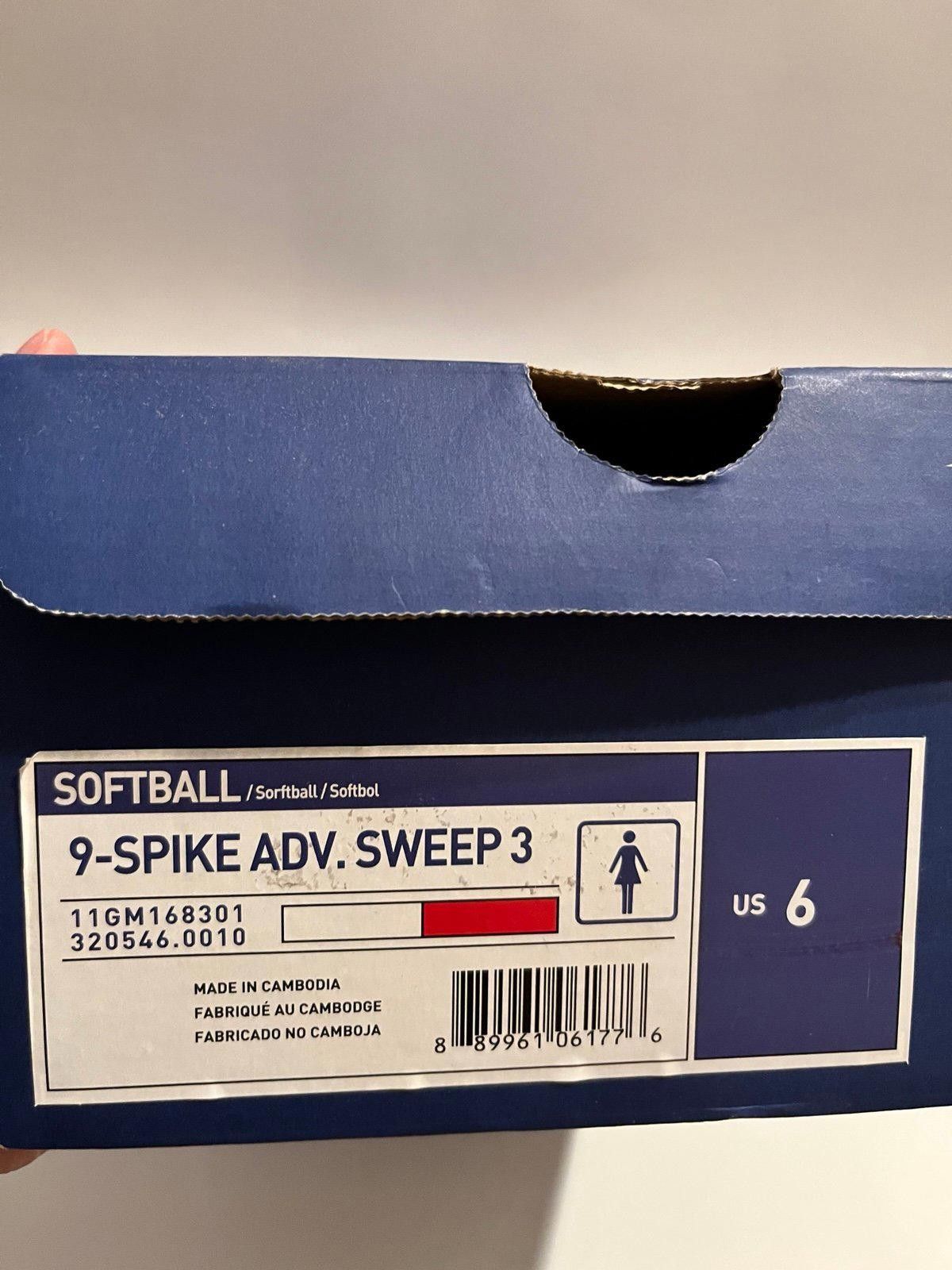 Mizuno Mizuno Women's 9 Spike Sweep 3 Softball Red White Size US 6 Size ONE SIZE - 6 Thumbnail