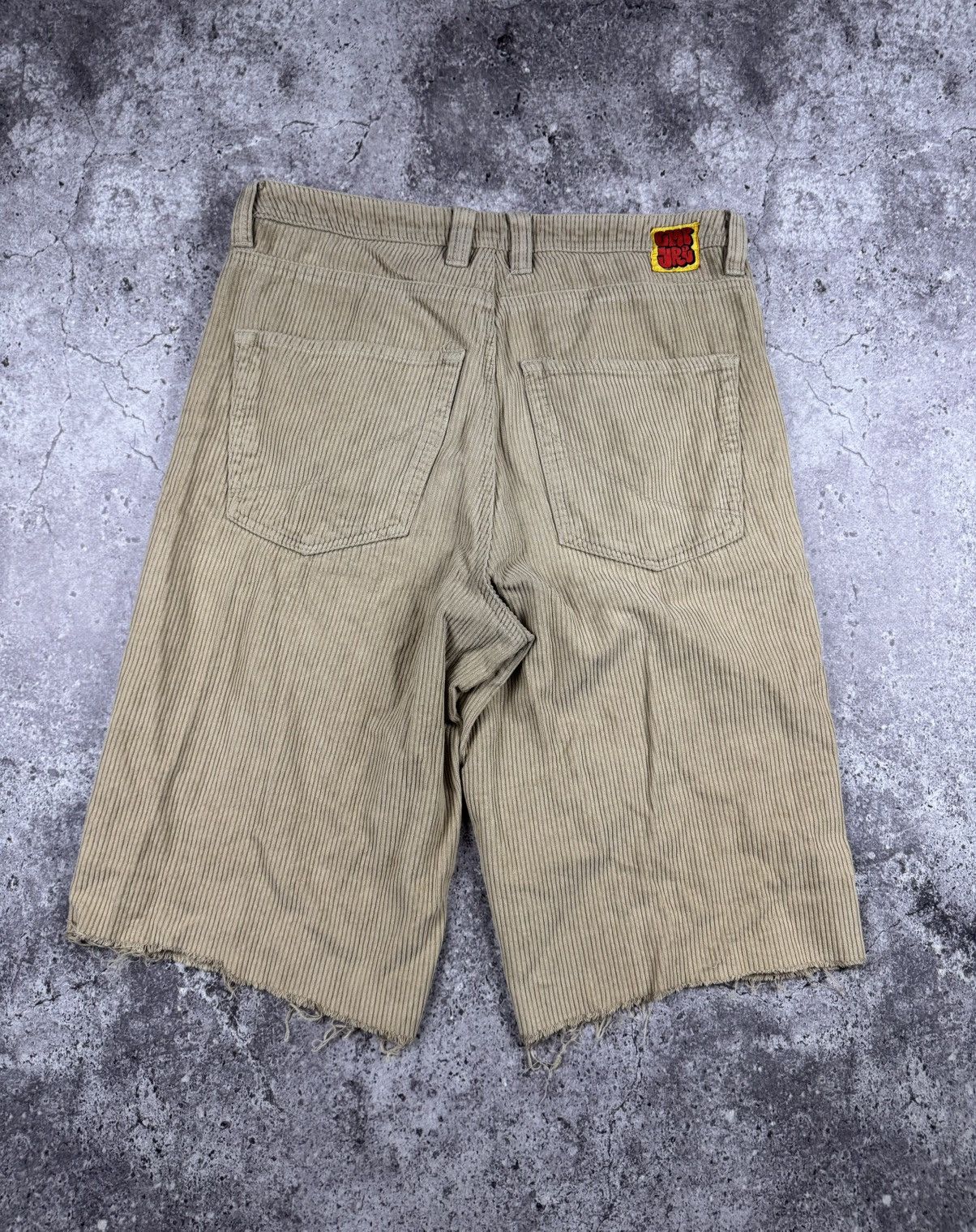 Empyre VINTAGE EMPYRE DISTRESSED BAGGY CORDUROY SHORTS JAPANESSE Size US 30 / EU 46 - 1 Thumbnail