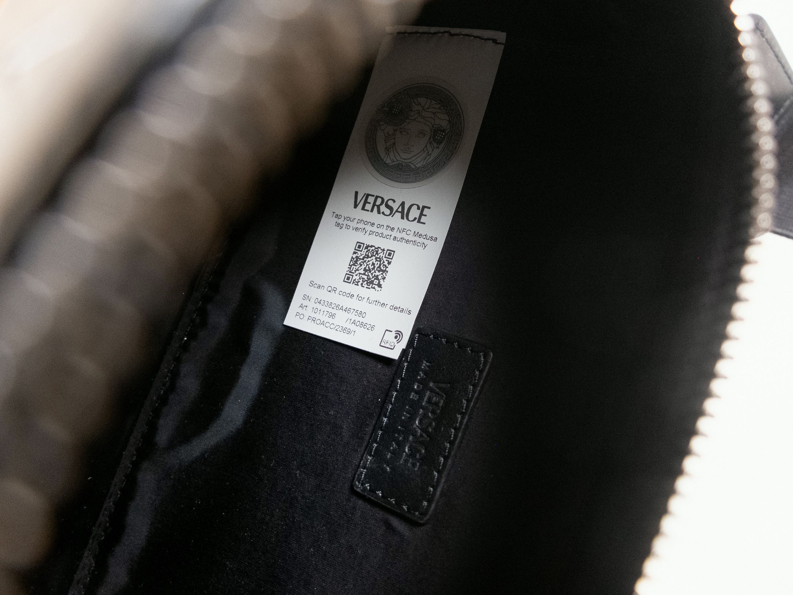 Versace VERSACE La Greca black & blue leather crossbody camera bag Size ONE SIZE - 10 Thumbnail
