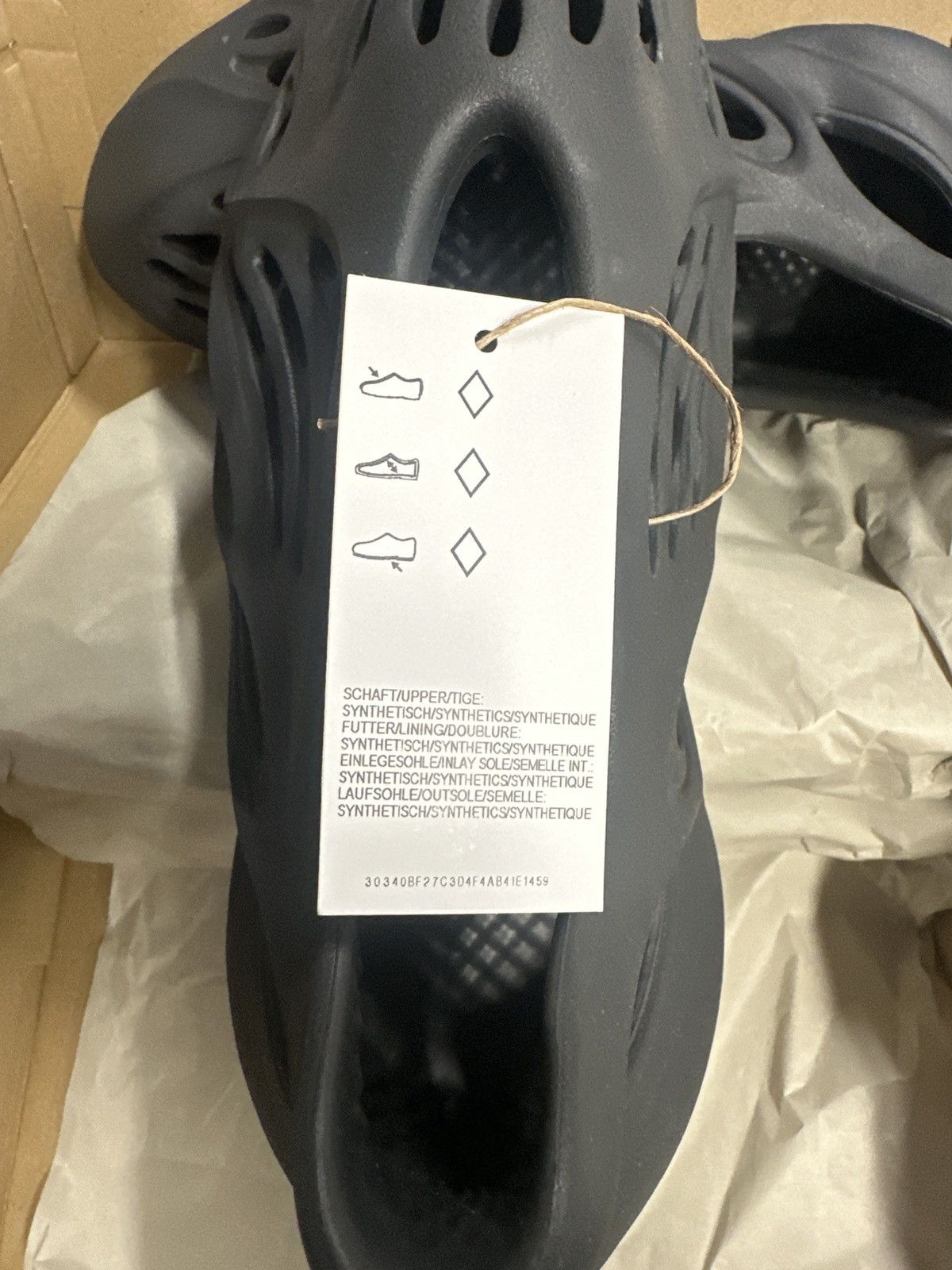 Adidas Yeezy foam runner onxy Size US 9 / EU 42 - 12 Thumbnail