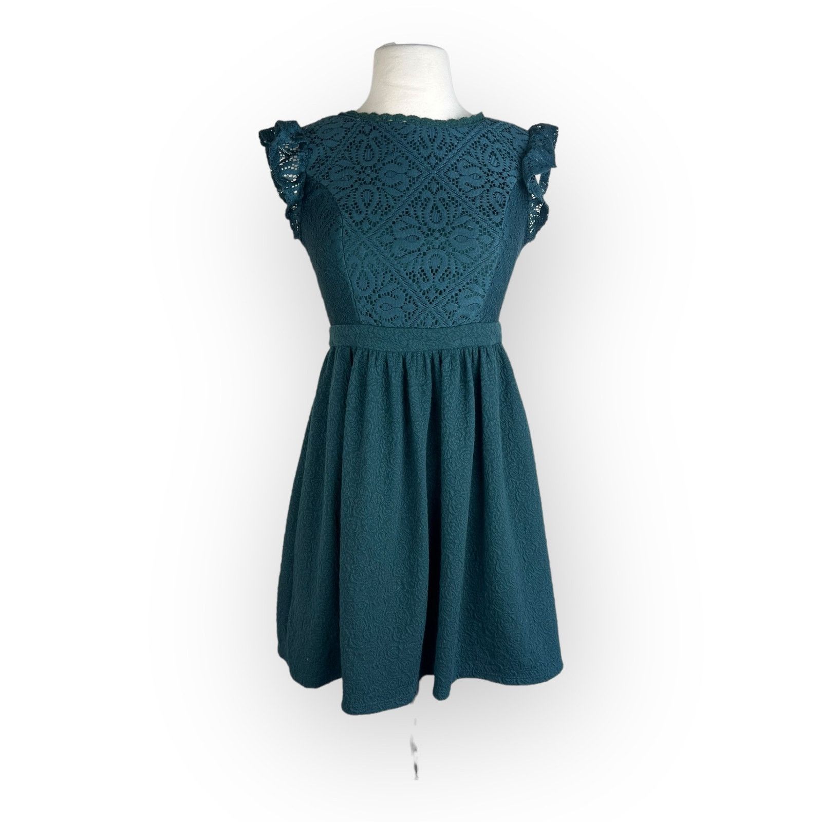 Vintage Women's Xhilaration Green Lace Dress Elegant Flutter Sleeves Size S / US 4 / IT 40 - 1 Thumbnail