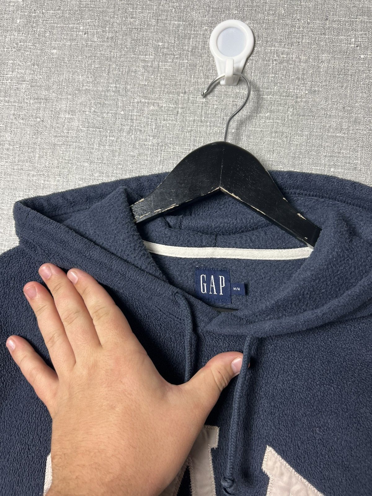 Gap × Vintage Vintage Gap Pullover Fleece Oversized Hoodie Big Logo Size M Size US M / EU 48-50 / 2 - 7 Thumbnail