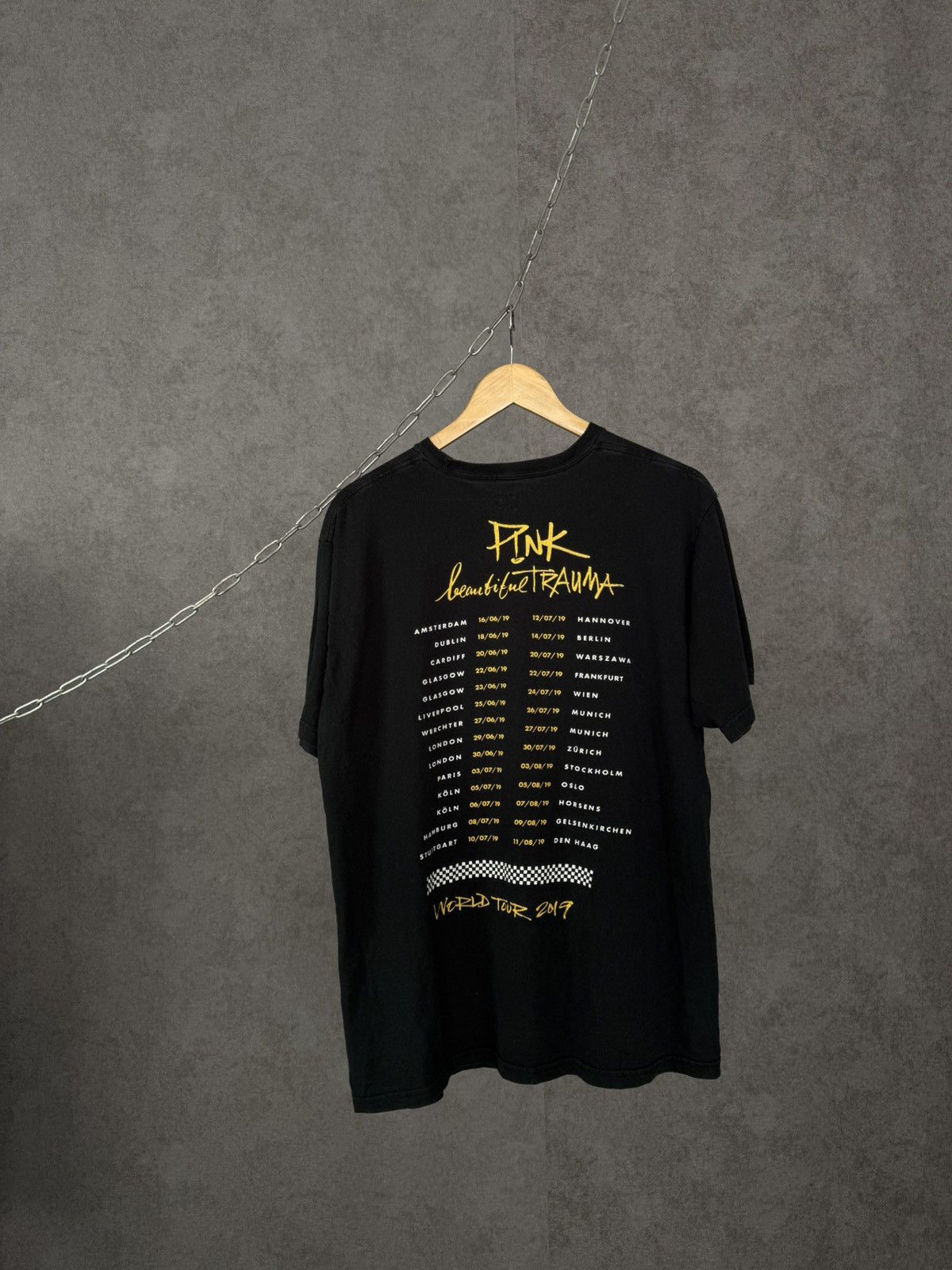 Band Tees × Pink Pink band tour tee Size US XL / EU 56 / 4 - 2 Thumbnail