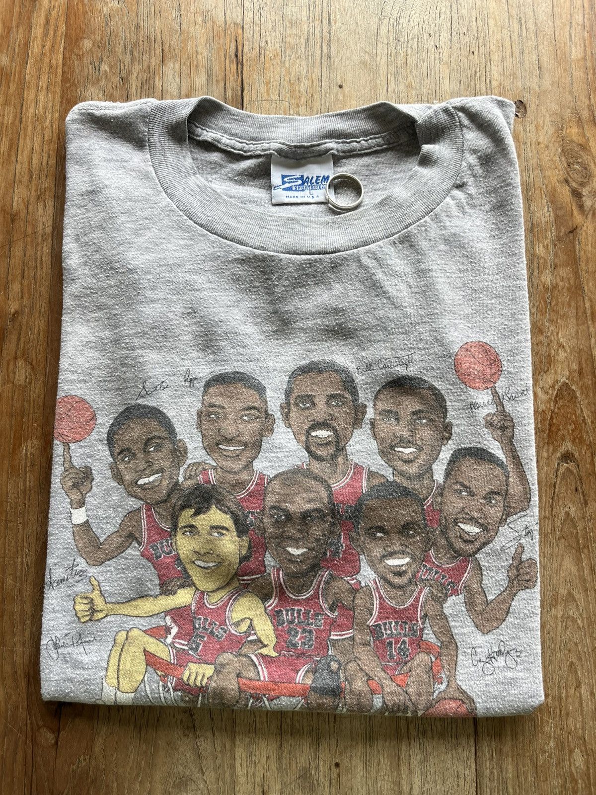 NBA × Salem Sportswear × Vintage Vintage CHICAGO BULLS HOOPLA 80’s 50/50 cotton tshirt Size US L / EU 52-54 / 3 - 1 Thumbnail