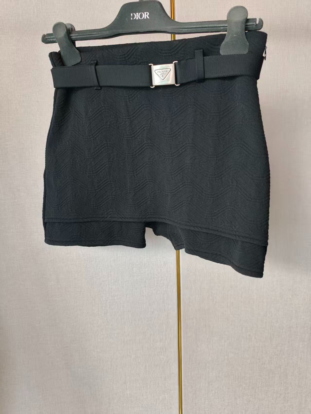 Prada Prada Women's Shorts Size 32" / US 10 / IT 46 - 1 Thumbnail