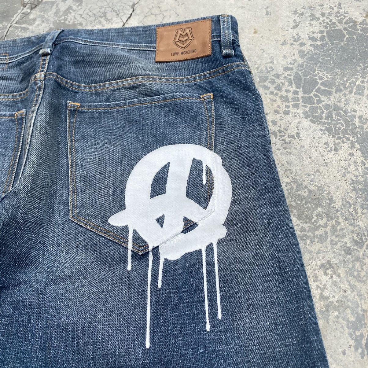 Moschino LOVE MOSCHINO Peace Paint Stamp Jeans Size US 35 - 8 Thumbnail