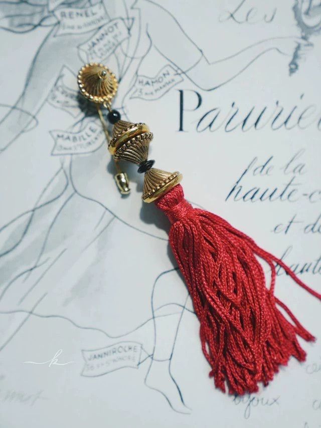 Yves Saint Laurent YSL Vintage Haute Couture Tassel Brooch Size ONE SIZE - 3 Thumbnail