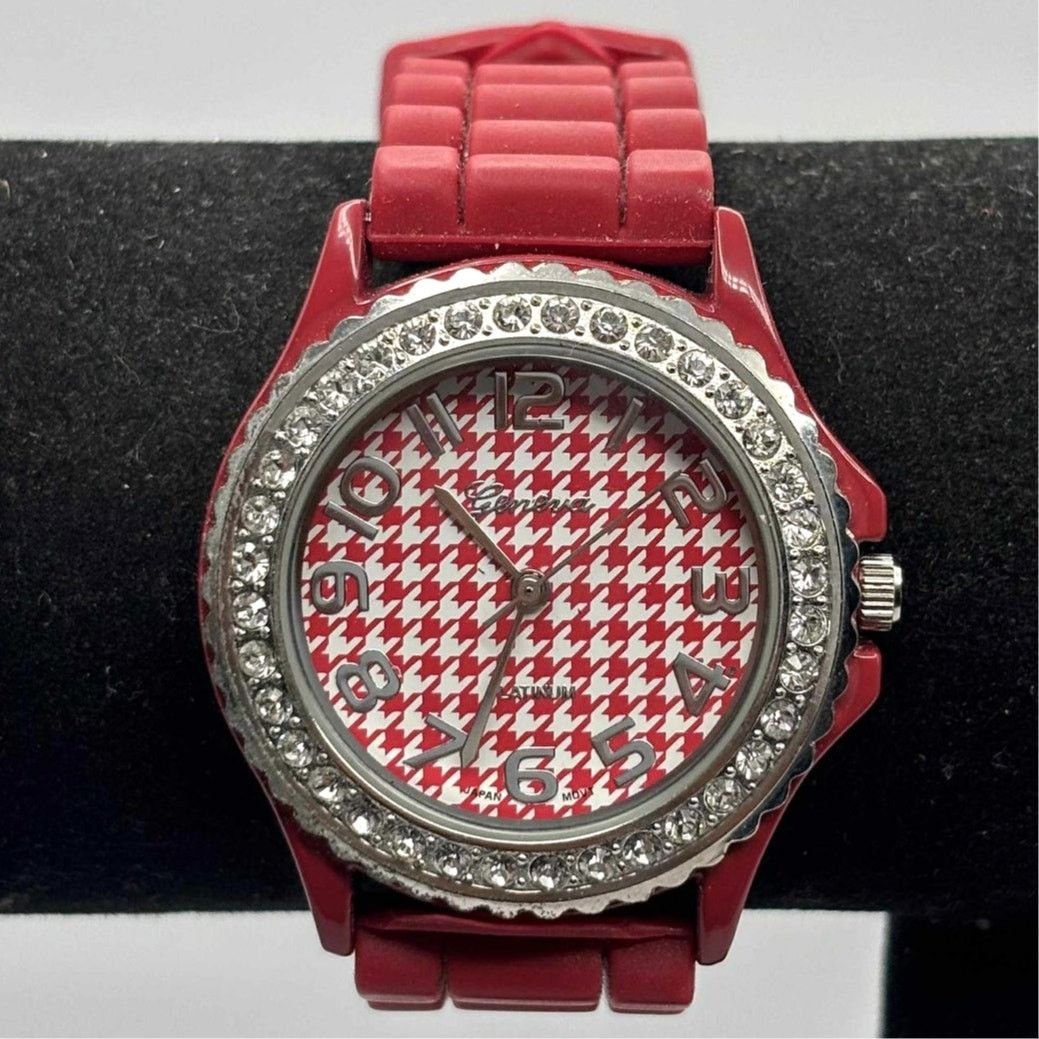 Red Geneva Analog Men's Watch