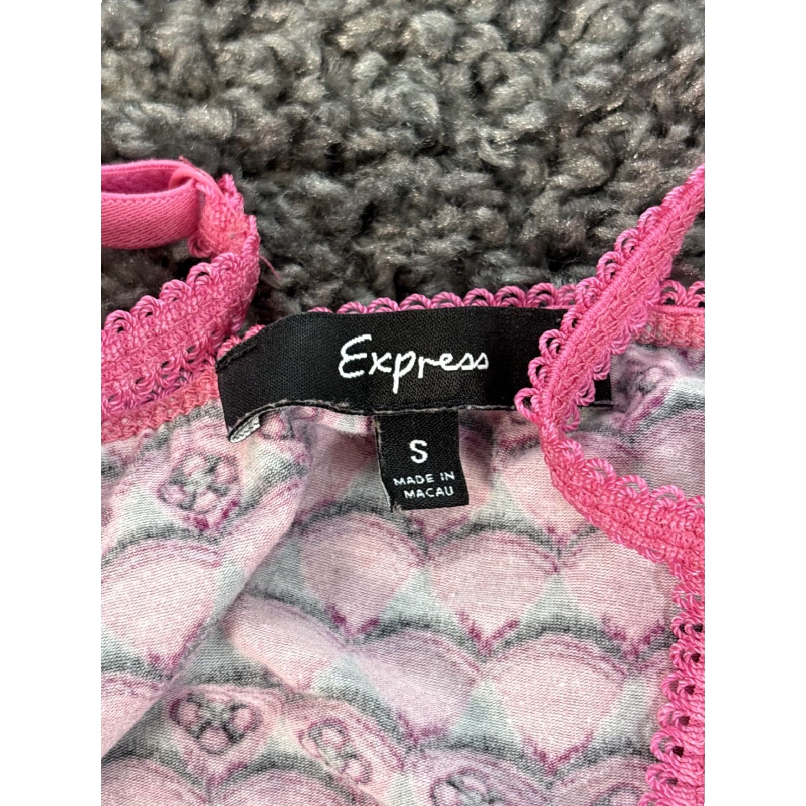 Express VINTAGE Express Camisole Top Womens Small Pink Geometric Lace Trim Y2K Tank Sleeveless V-Neck Girls? Size S / US 4 / IT 40 - 4 Thumbnail
