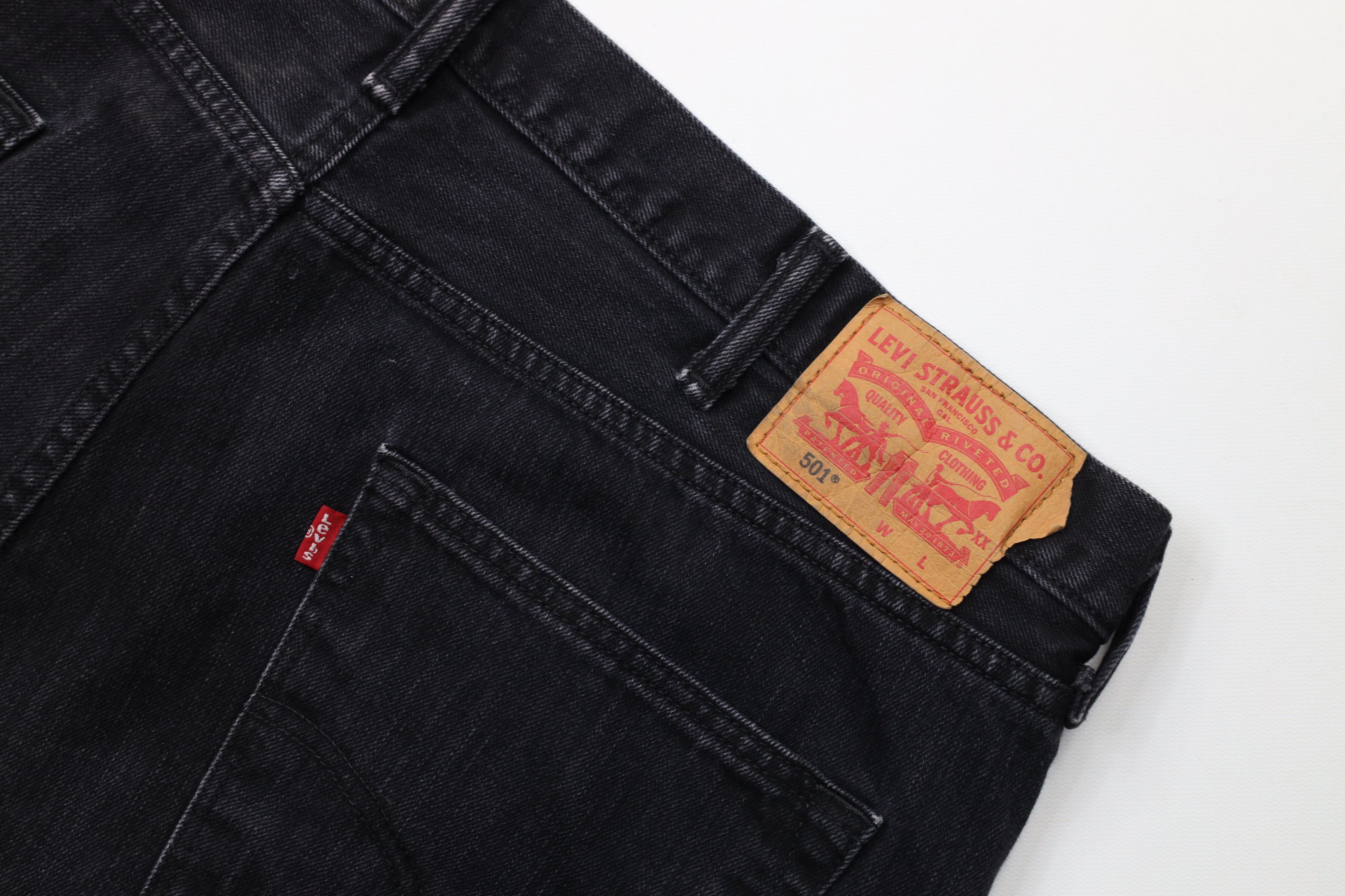 Levi's × Vintage Vintage Y2K Levis 501xx Fly Original Fit Denim Jeans Black Size US 44 / EU 60 - 12 Thumbnail