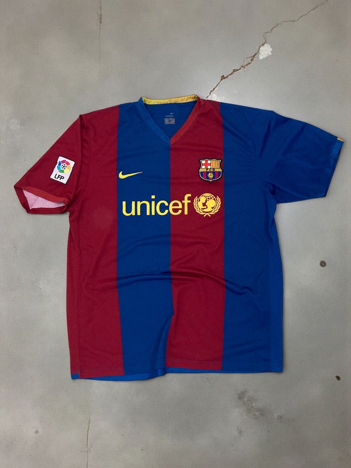 Nike Vintage nike fc barcelona soccer football jersey XL y2k drip Size US XL / EU 56 / 4 - 1 Thumbnail