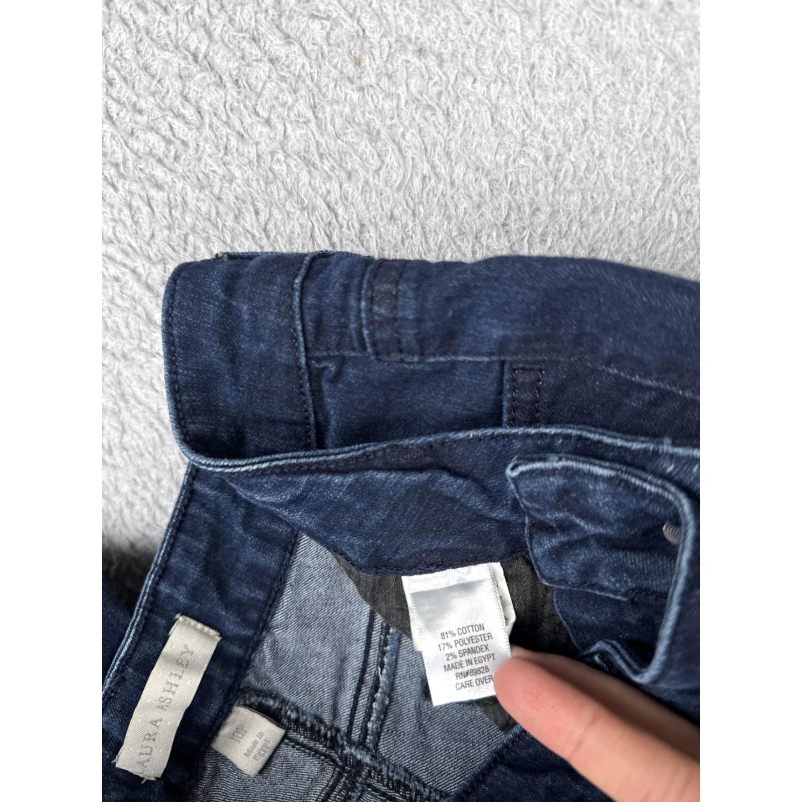 Laura Ashley VINTAGE? (No) Laura Ashley Jeans Womens 10P Petite Straight Denim 29x29 Blue Mid Rise Stretch Studded 5-Pocket Size 32" / US 10 / IT 46 - 7 Thumbnail
