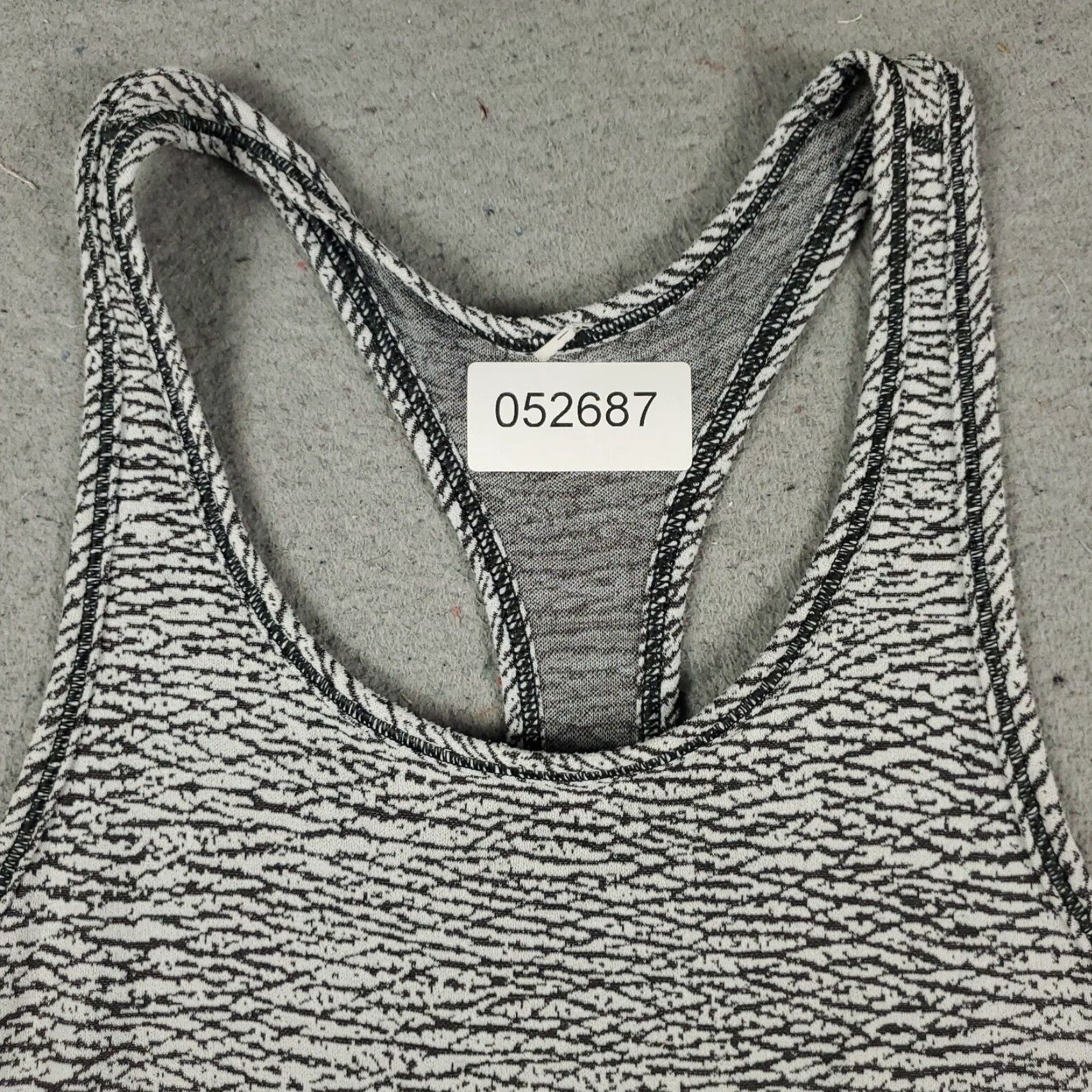 Lululemon Lululemon Tank Top Womens Size 6 Gray Long Distance Stretch Active Ladies Size M / US 6-8 / IT 42-44 - 2 Thumbnail