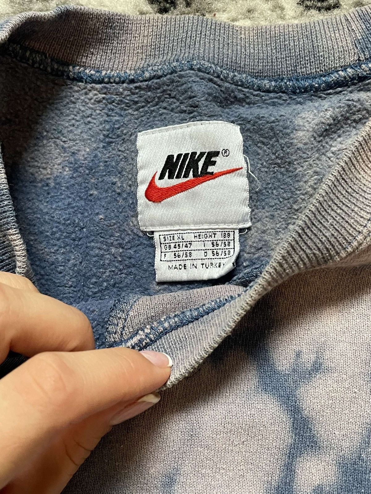 Nike × Vintage Nike Vintage Tie Die Big Center Logo Sweater 80s Bagy Fit Size US XL / EU 56 / 4 - 6 Thumbnail