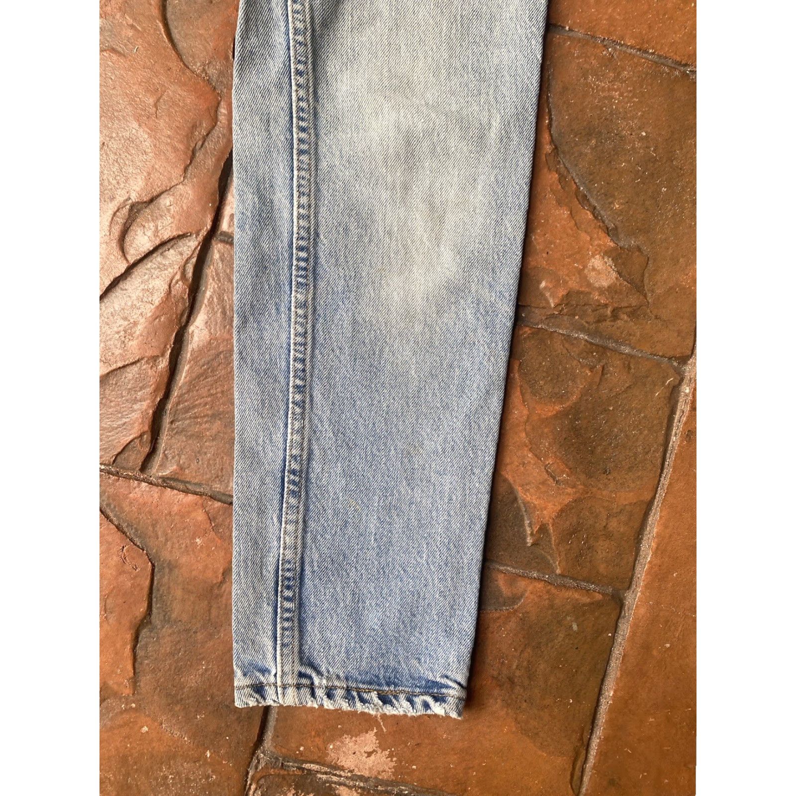 Levi's VINTAGE Levi's 550 Jeans Women's Junior 3 Relaxed Tapered USA Denim Blue 90s Y2K 5-Pocket Womens Jeans Size 26" / US 2 / IT 38 - 7 Thumbnail