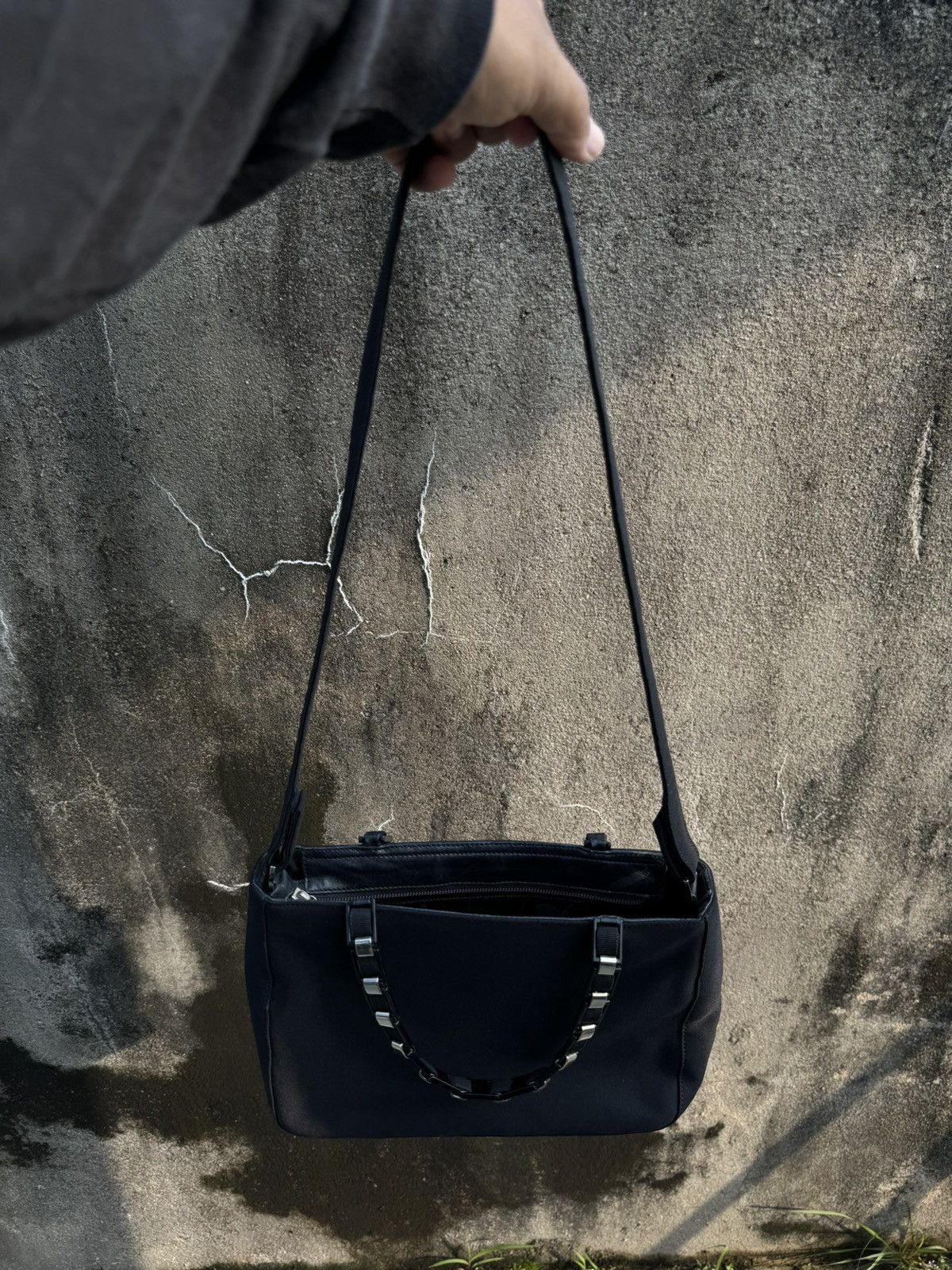 Designer × Salvatore Ferragamo × Vintage Salvatore Ferragamo Black Canvas Leather ChainShoulder Bag Size ONE SIZE - 10 Thumbnail