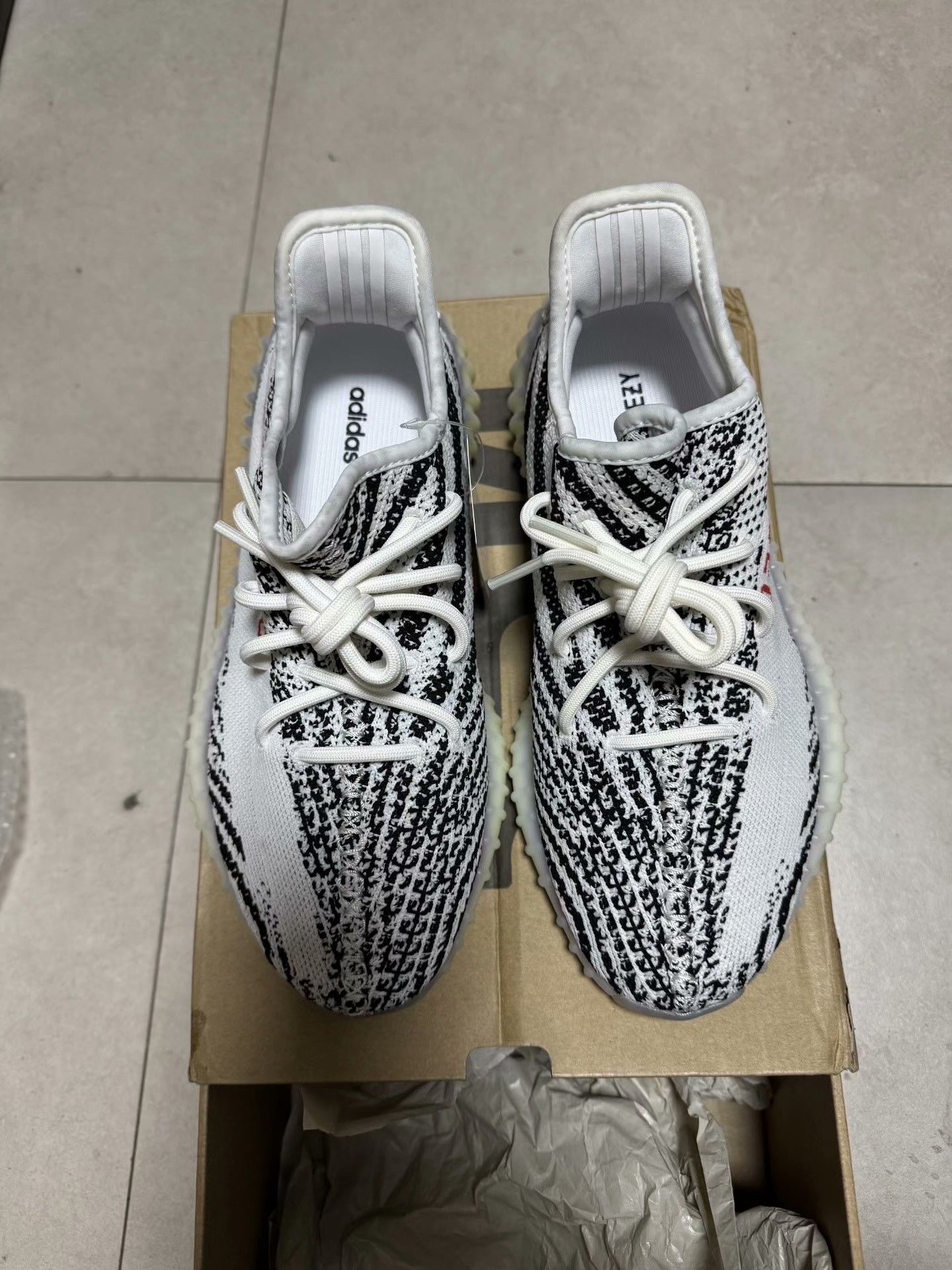 Adidas Adidas YEEZY350 White Lowtop Sneakers 41 Men Size US 8.5 / EU 41-42 - 1 Thumbnail