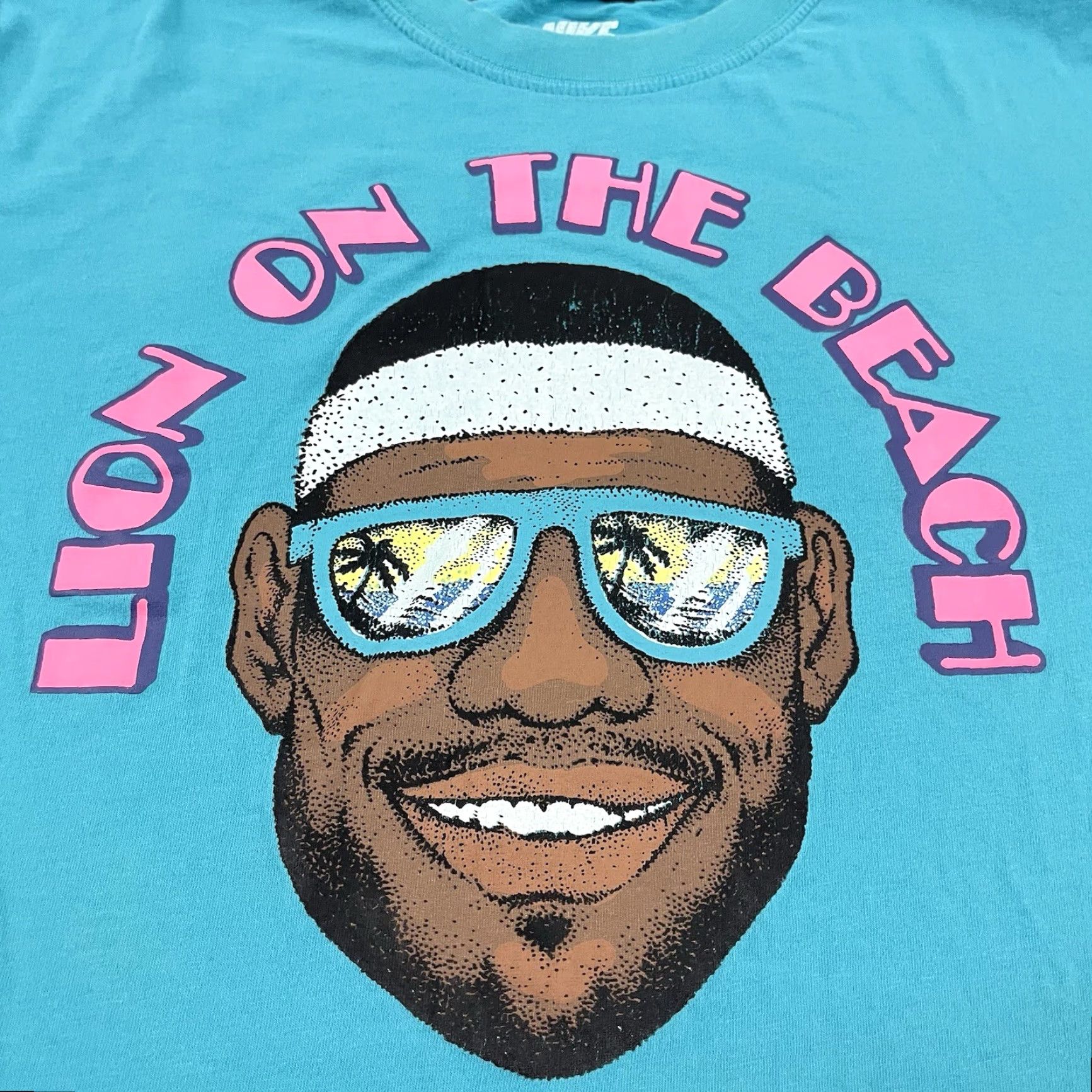 Nike Nike LEBRON JAMES Shirt Mens XL Blue Lion On The Beach Graphic Basketball Tee LBJ NBA Shirt Men XL Blue Lion Beach Graphic Nike Size US XL / EU 56 / 4 - 2 Thumbnail