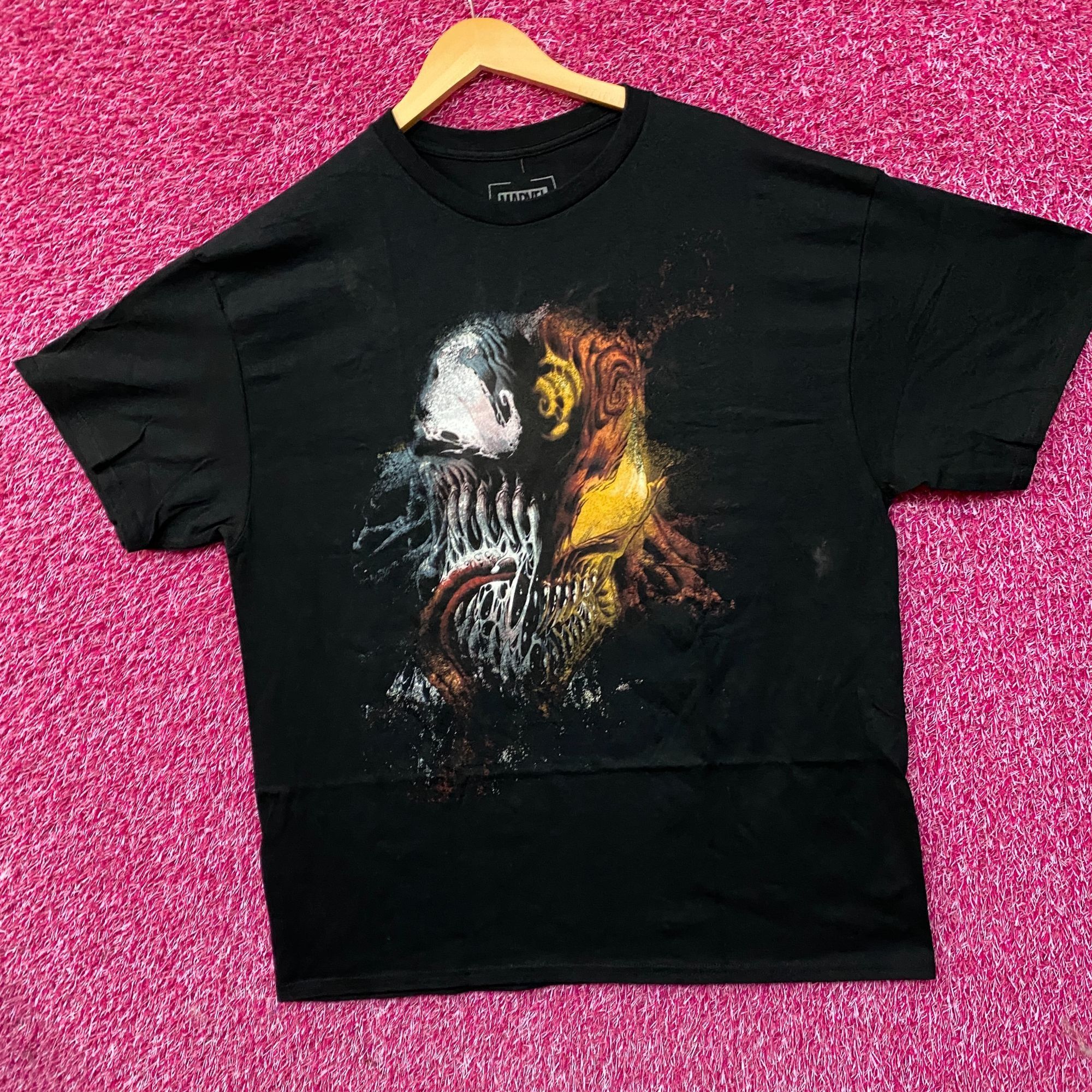 Marvel Comics Marvel Venom vs. Carnage Battle of Symbiotes Tee XL Size US XL / EU 56 / 4 - 3 Thumbnail