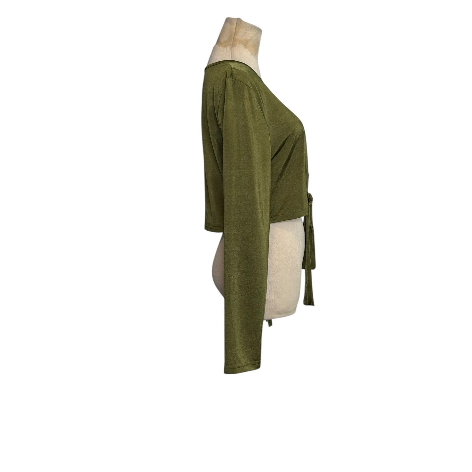 Shein Shein green long sleeves front tie crop top Size 2XL Size XXL / US 16-18 / IT 52-54 - 8 Thumbnail