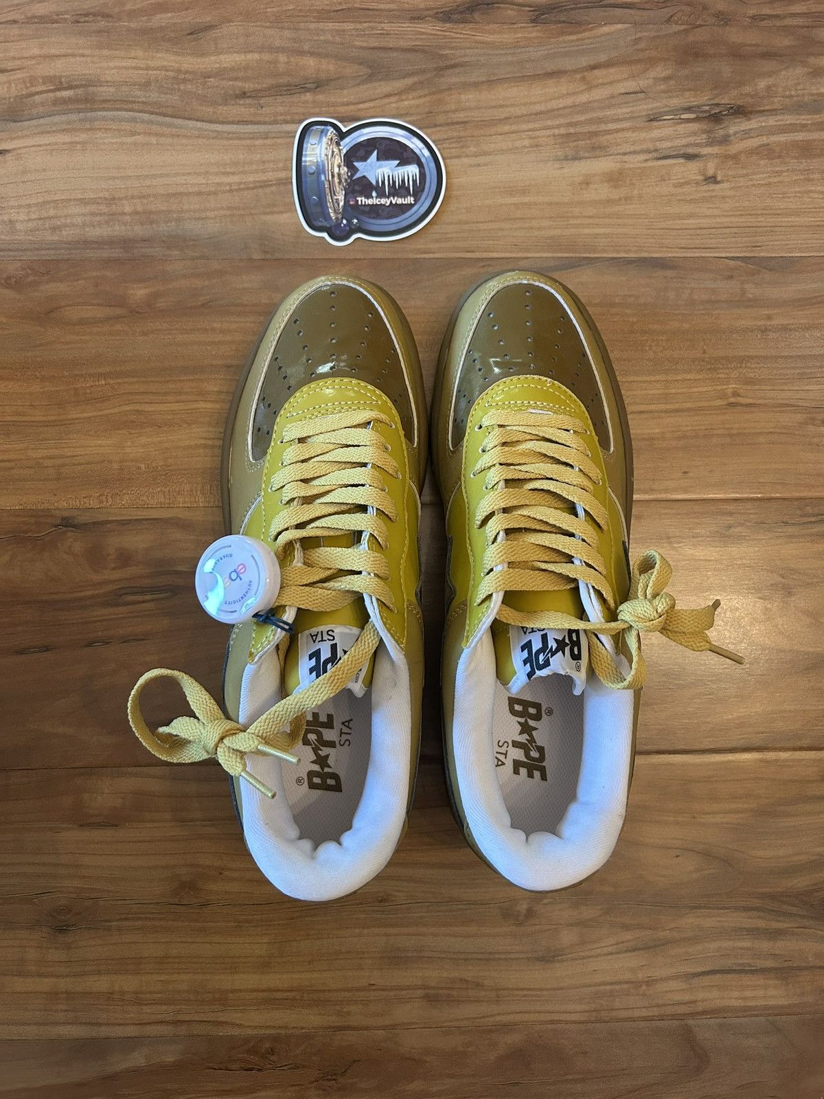 Bape NEW Bape Gold Members Exclusive Bapestas Size US 9 / EU 42 - 6 Thumbnail