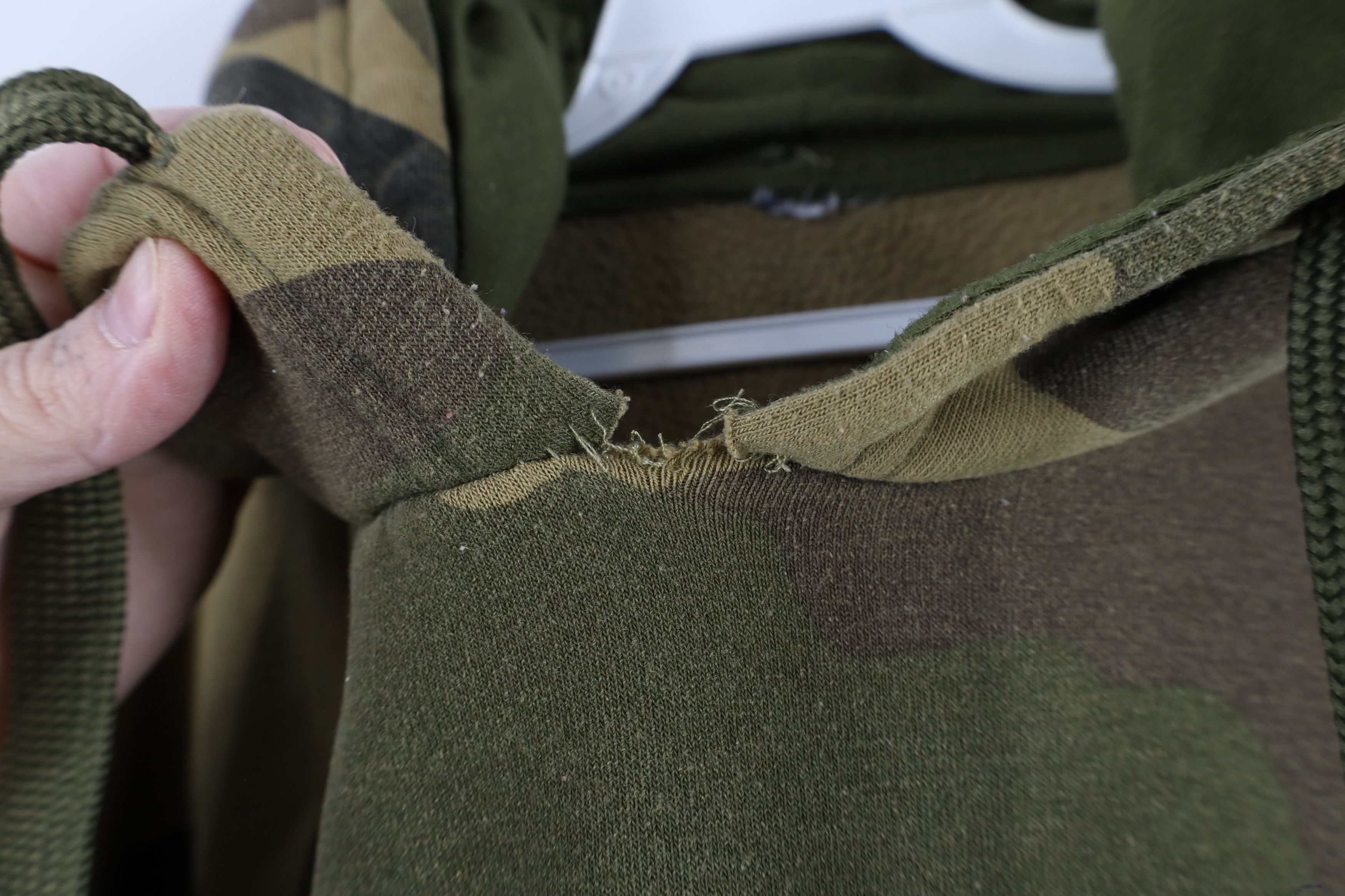 Vintage Vintage 90s Streetwear Heavy Camouflage Hoodie Sweatshirt Size US XXL / EU 58 / 5 - 4 Thumbnail