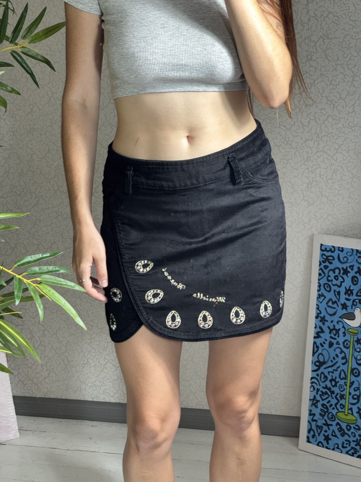 Other VINTAGE MARIELLA BURANI VELVET MINI SKIRT Size 30" / US 8 / IT 44 - 1 Thumbnail