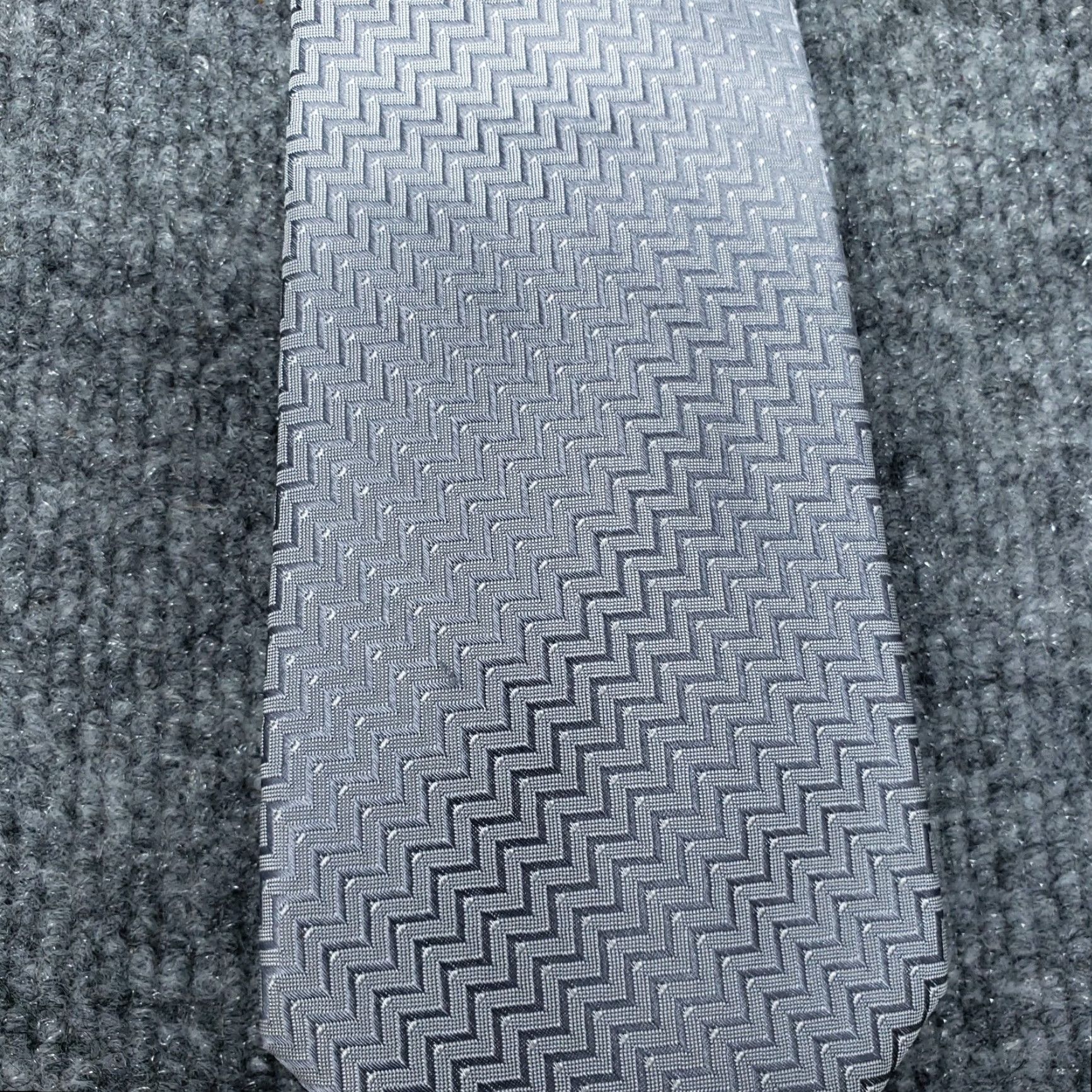 Kenneth Cole Kenneth Cole Awearness Neck Tie Mens Gray Chevron Silk Necktie Classic Groom Size ONE SIZE - 2 Thumbnail