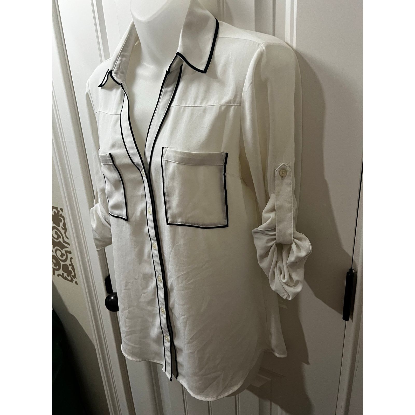 Express Button Down Blouse Black Trim Roll Sleeve Pocket Top Shirt Size S / US 4 / IT 40 - 10 Thumbnail
