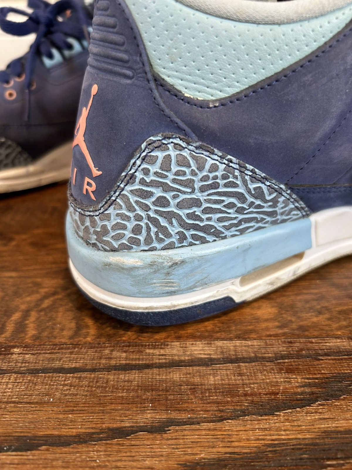 Jordan Brand Air Jordan 3 Retro GS “Powder Blue” Size US 7 / EU 40 - 7 Thumbnail